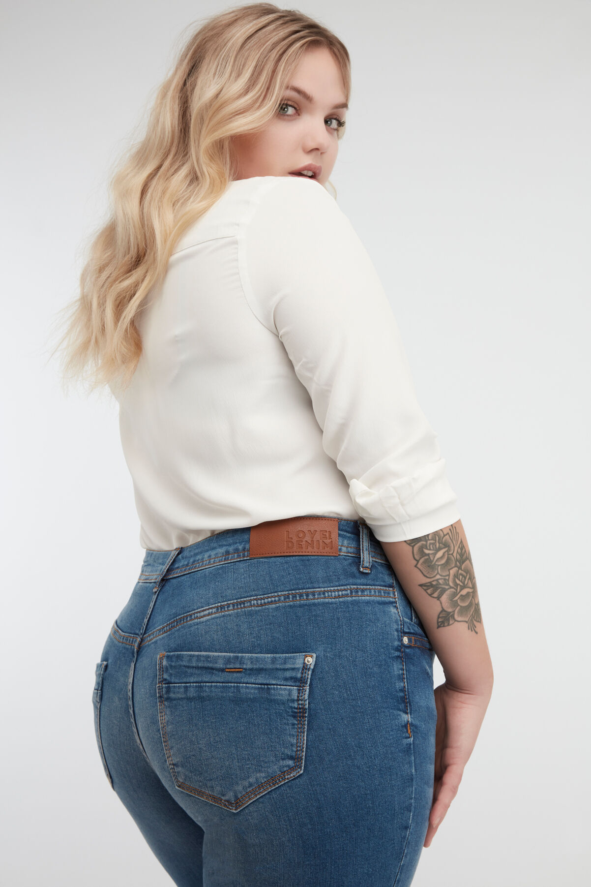 Loose leg jeans ROSE image number 4