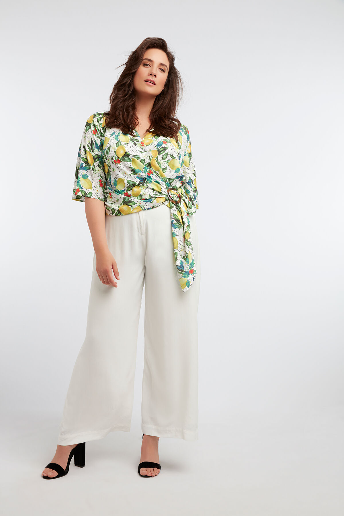 Overslagblouse met citroenprint en gesp image number 5