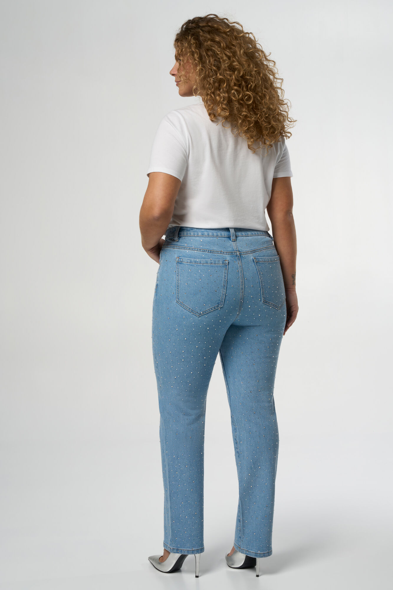 Straight leg jeans met steentjes image number 3