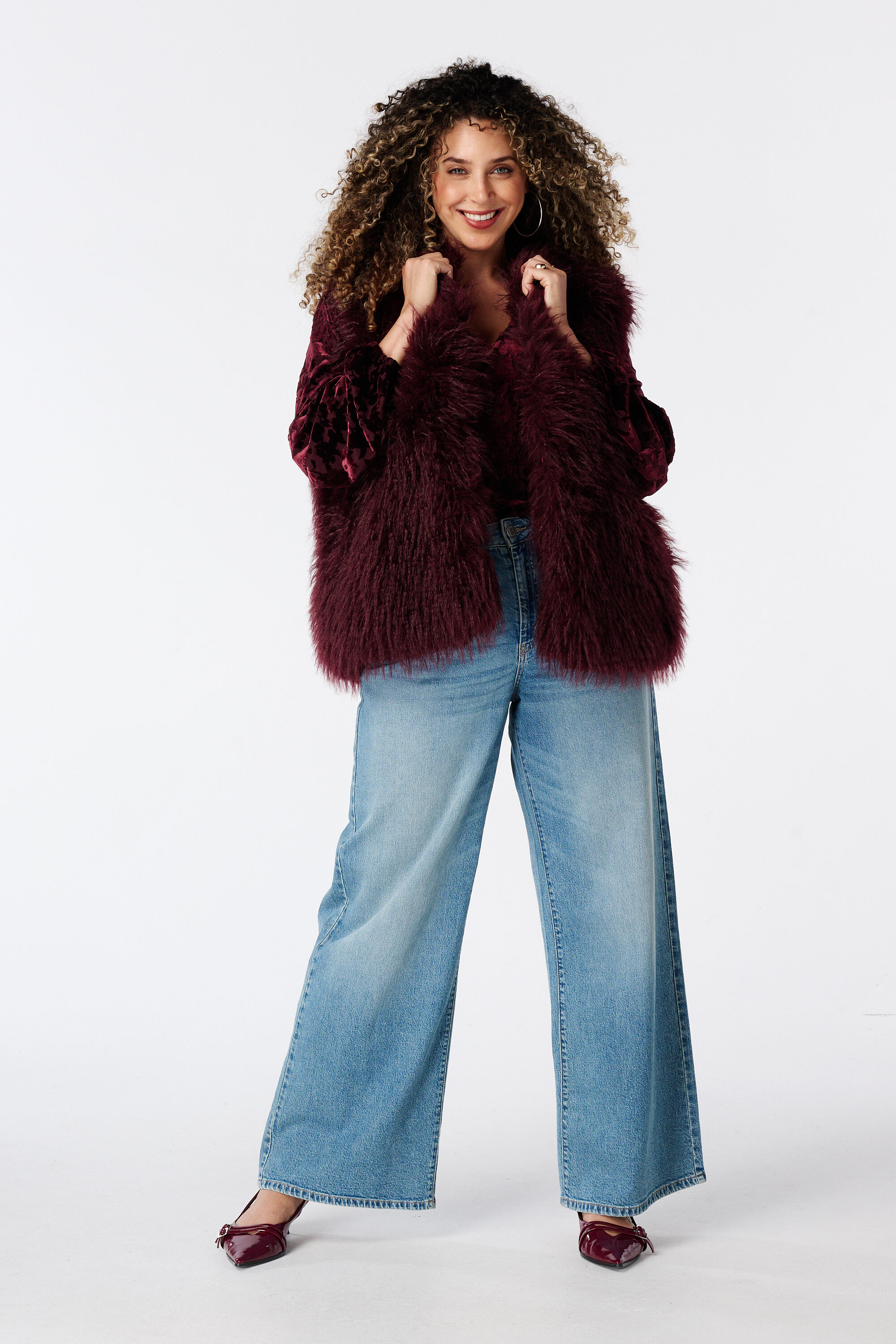 Fuzzy gilet image number 1
