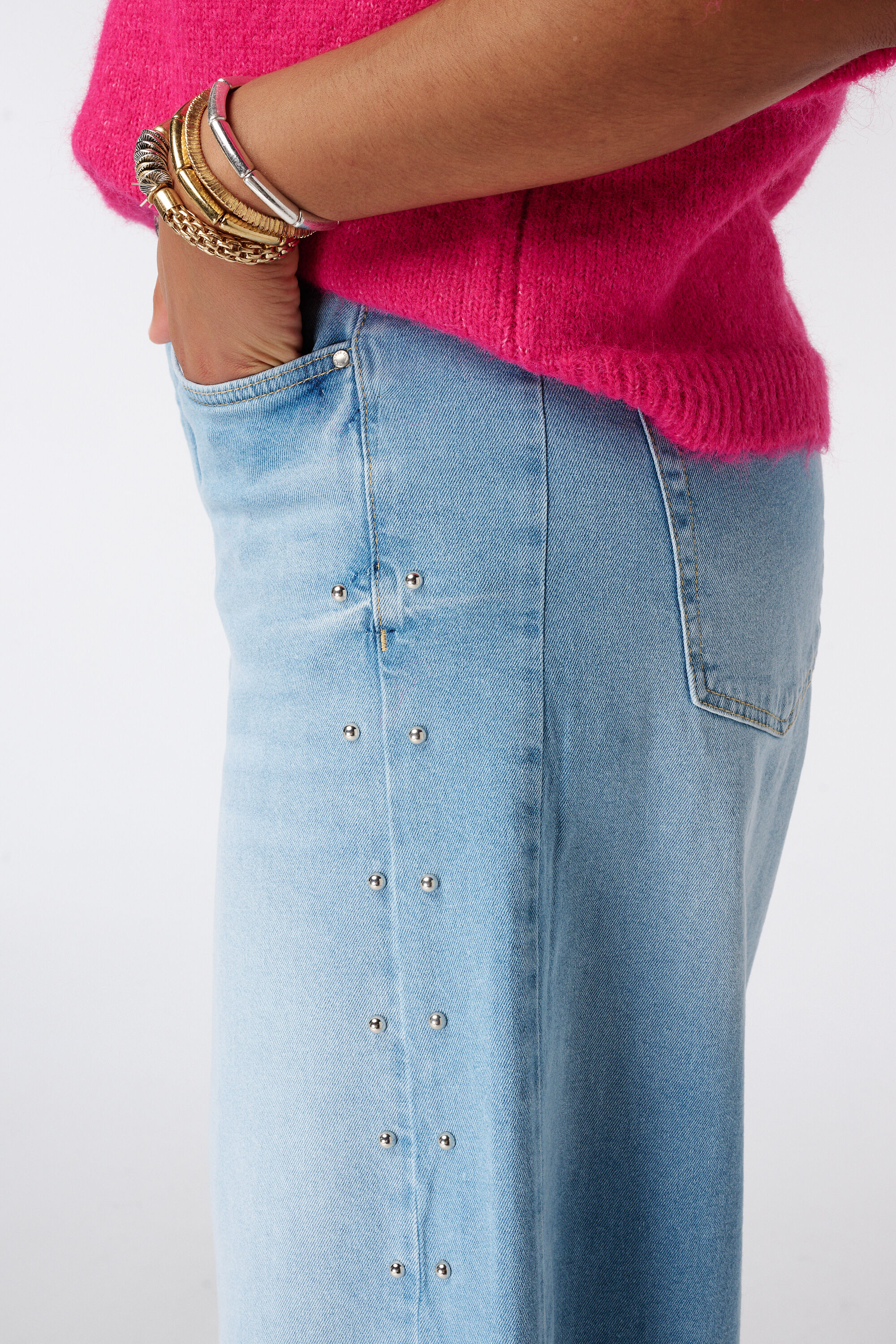 Barrel jeans met studs image number 4