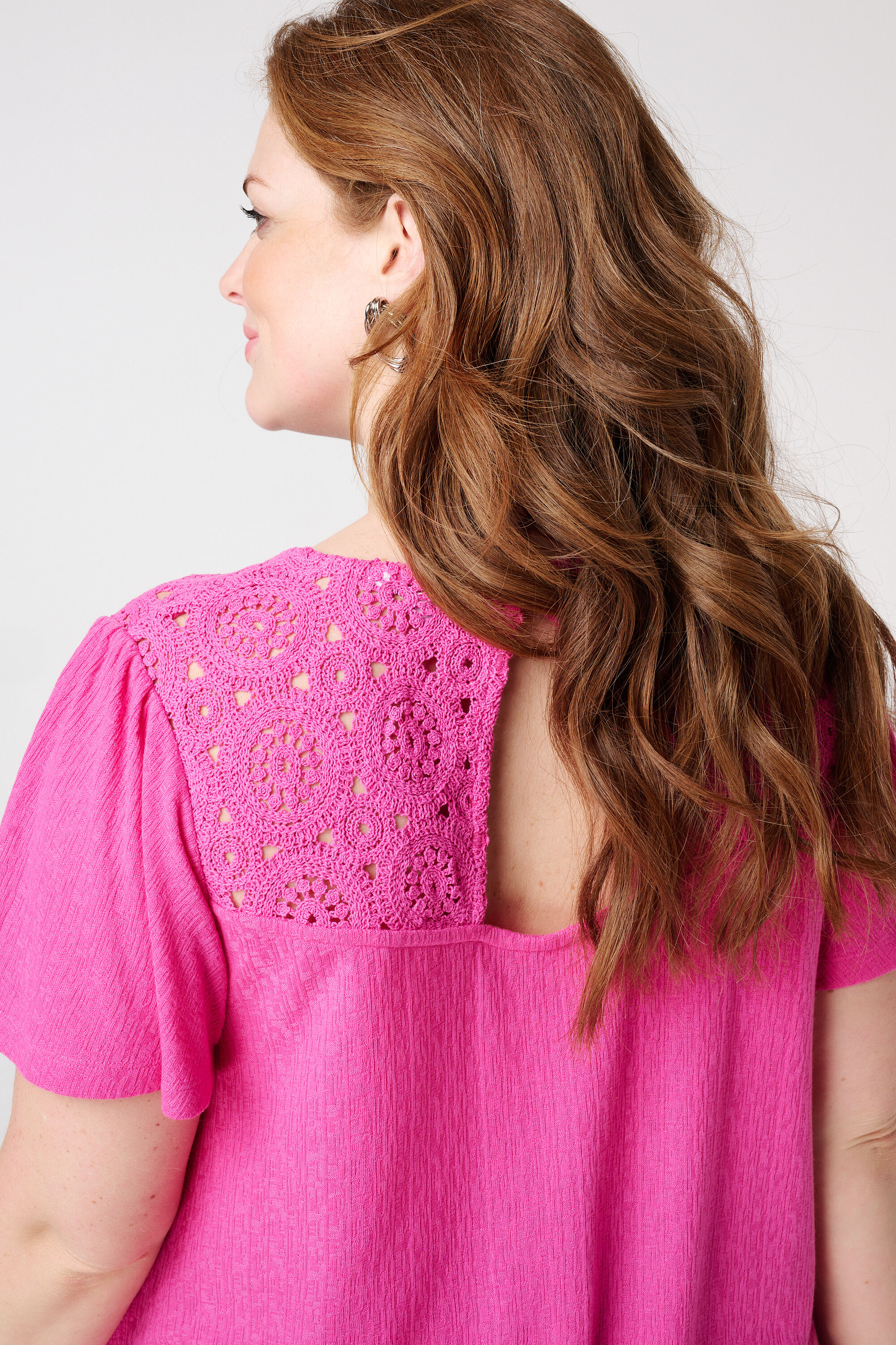 T-shirt met crochet details image number 4