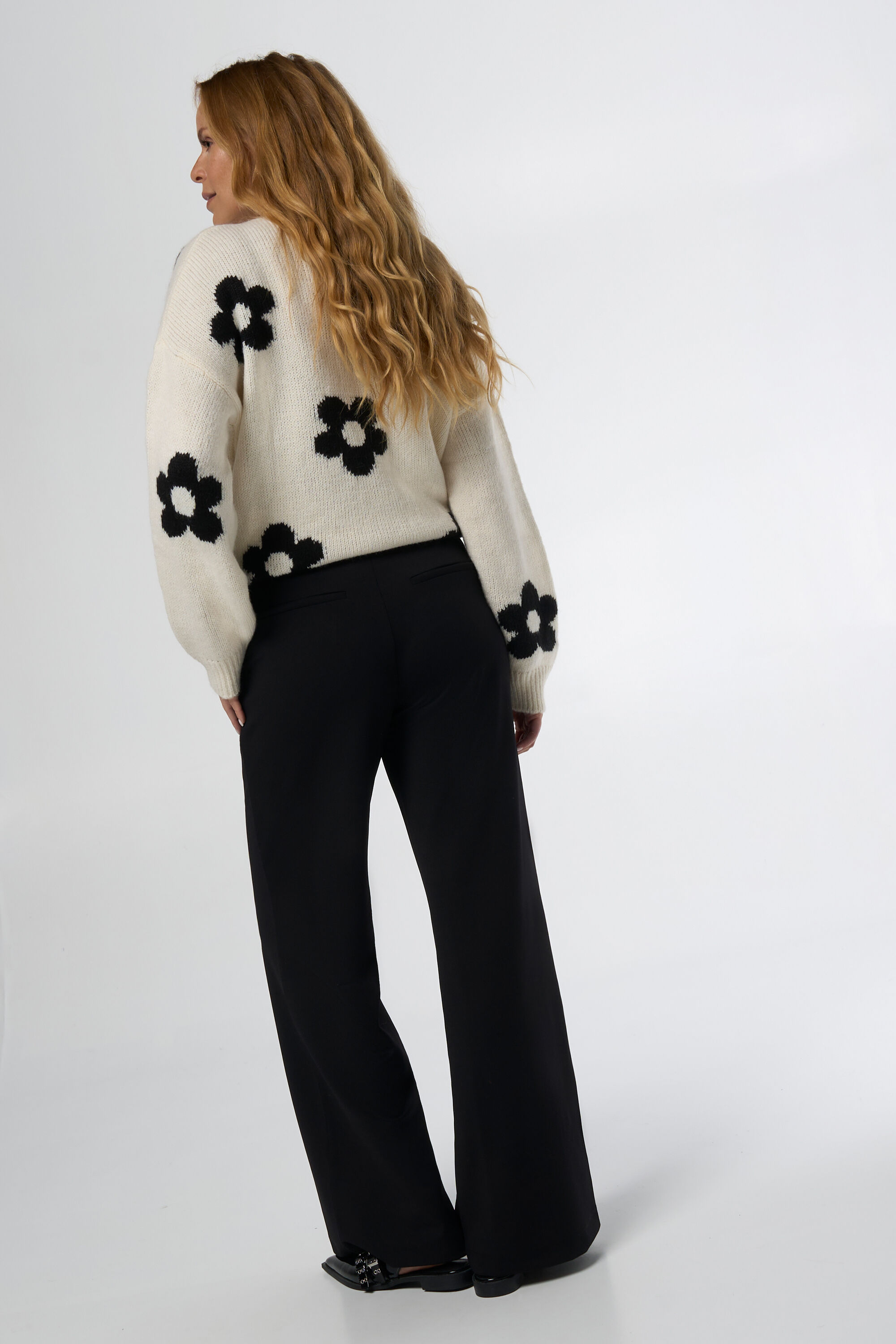 Broek met rechtvallende pijpen image number 3