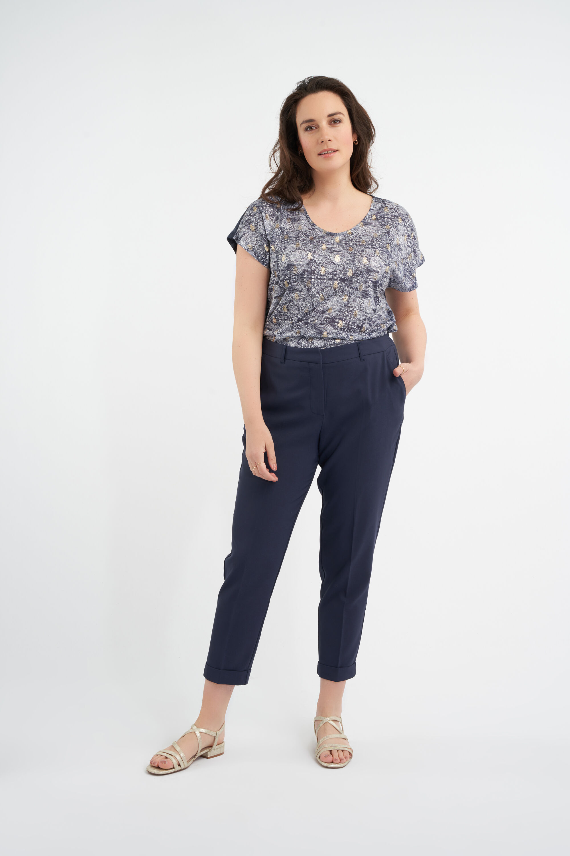 Broeken in grote maten bij MS Mode® vanaf maat 40 Hoe combineer je een blauwe broek? OurFavourites
