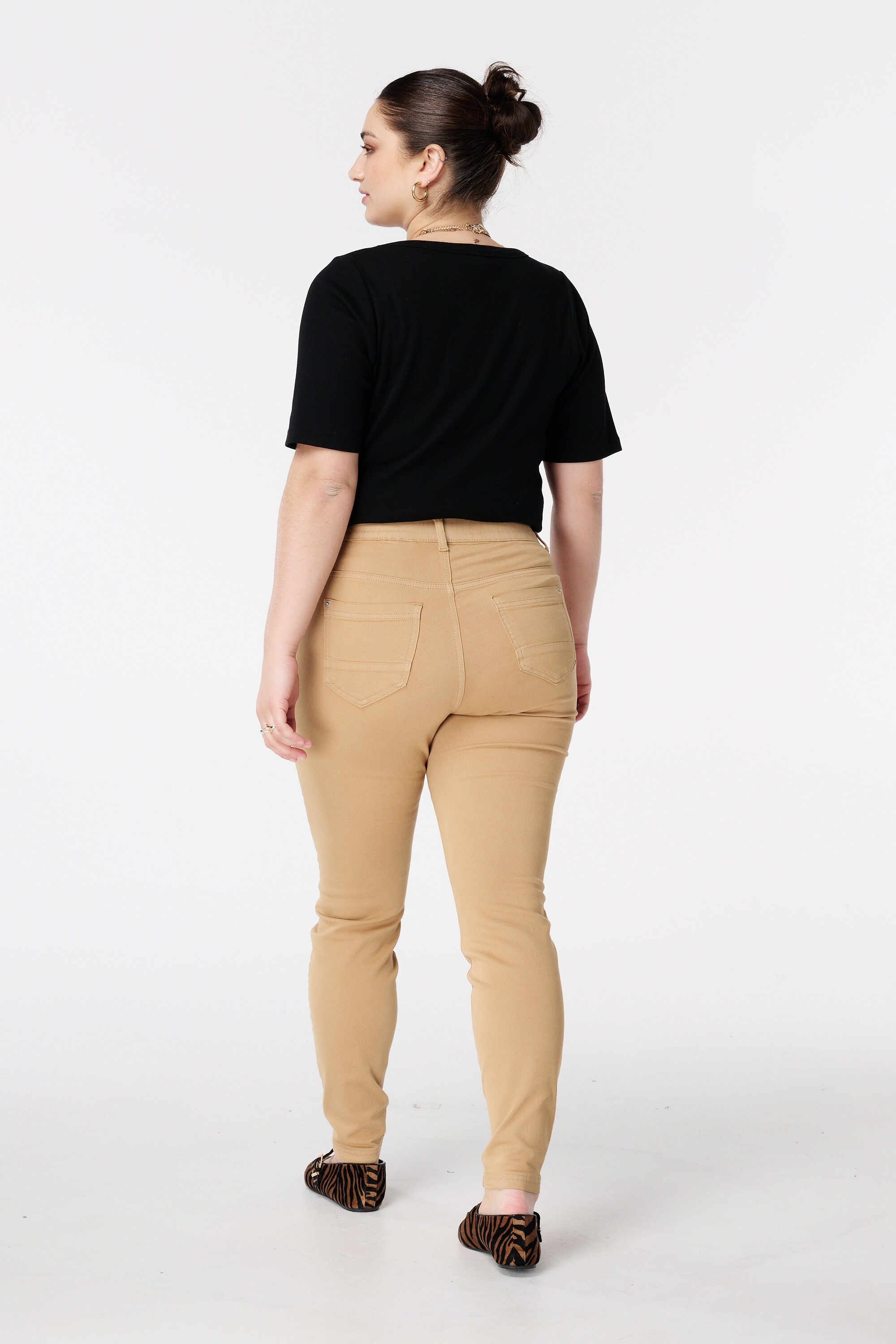 Tregging in jeans look image number 3