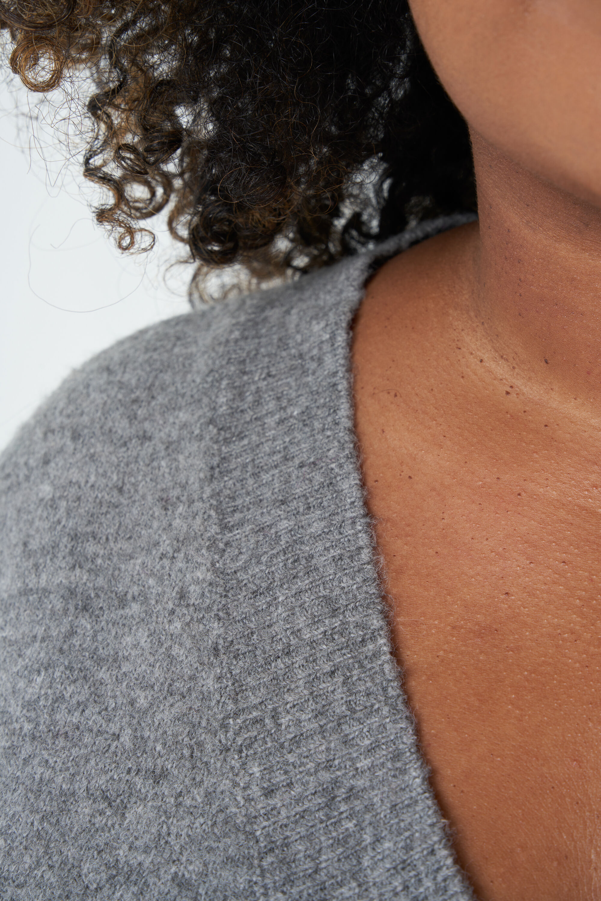 V-hals fijngebreide trui image number 4