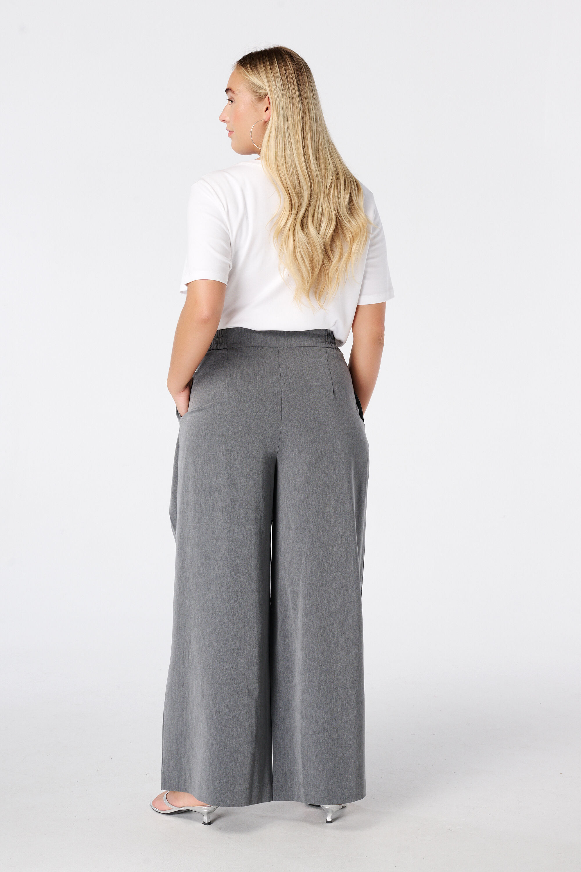 Wide leg pantalon met plooien image number 3