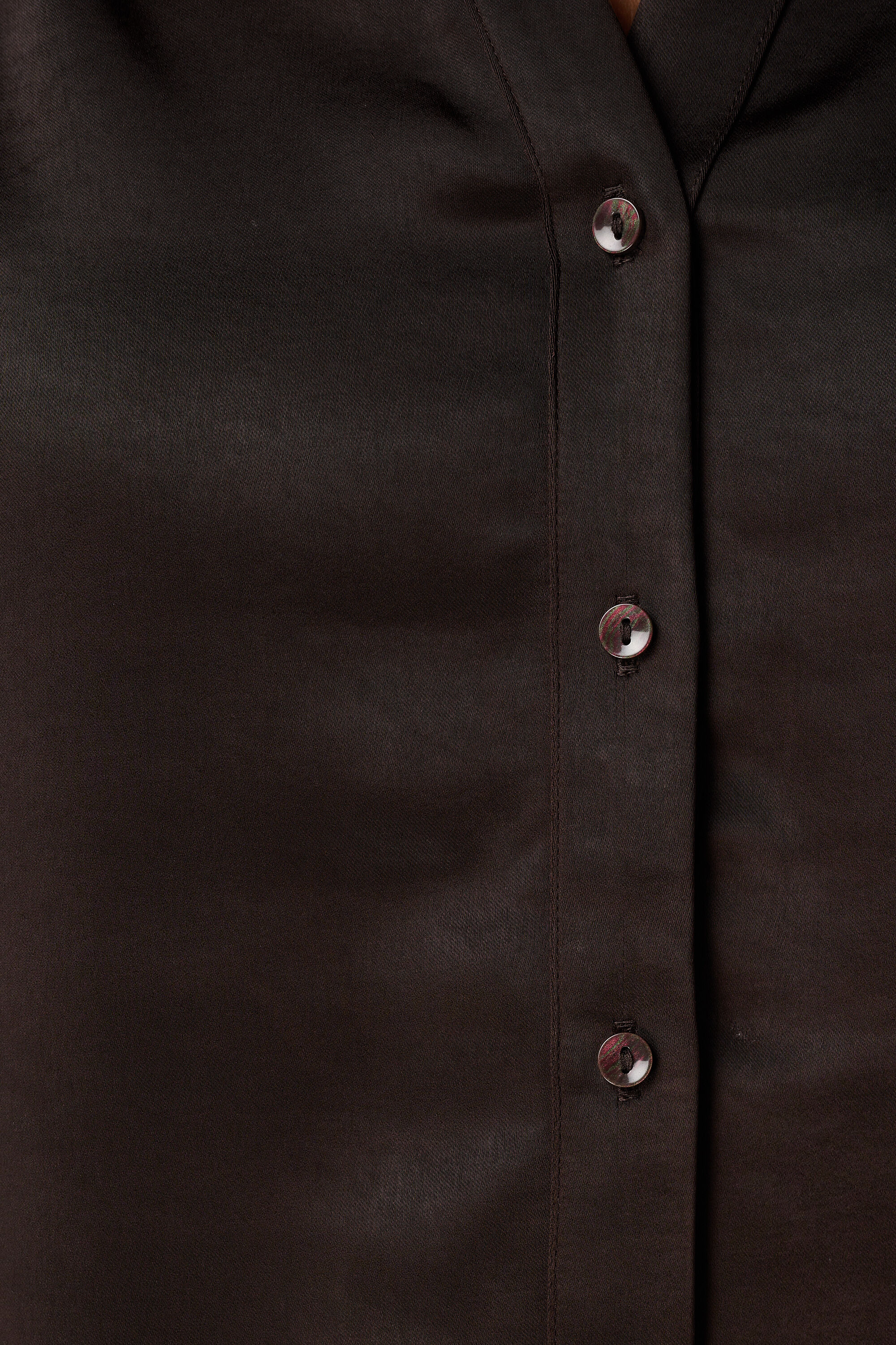 Satijnen blouse met gouden knoopsluiting image number 6