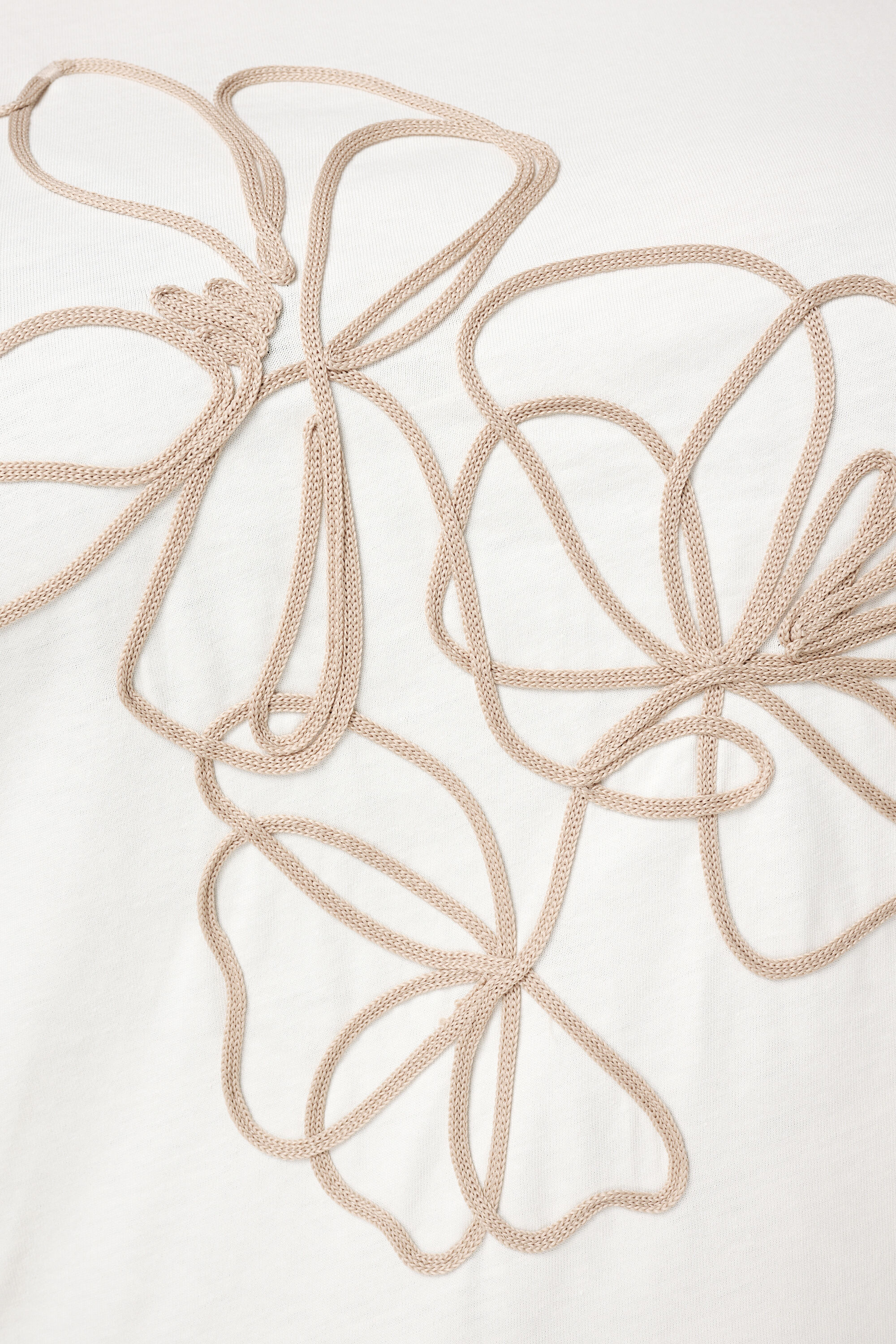 T-shirt met borduursel image number 6