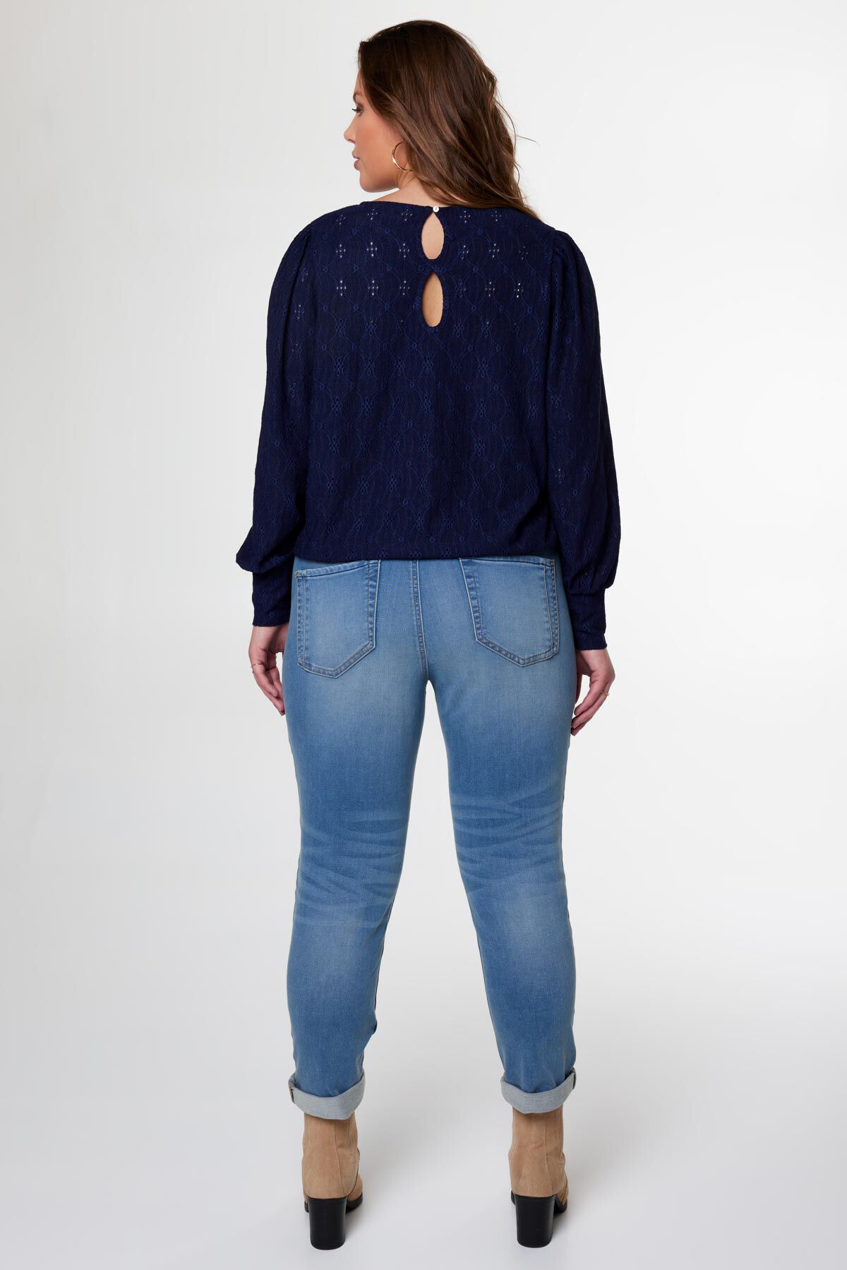 Top met broderie details image number 3