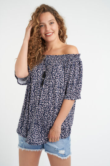 Off shoulder top met print