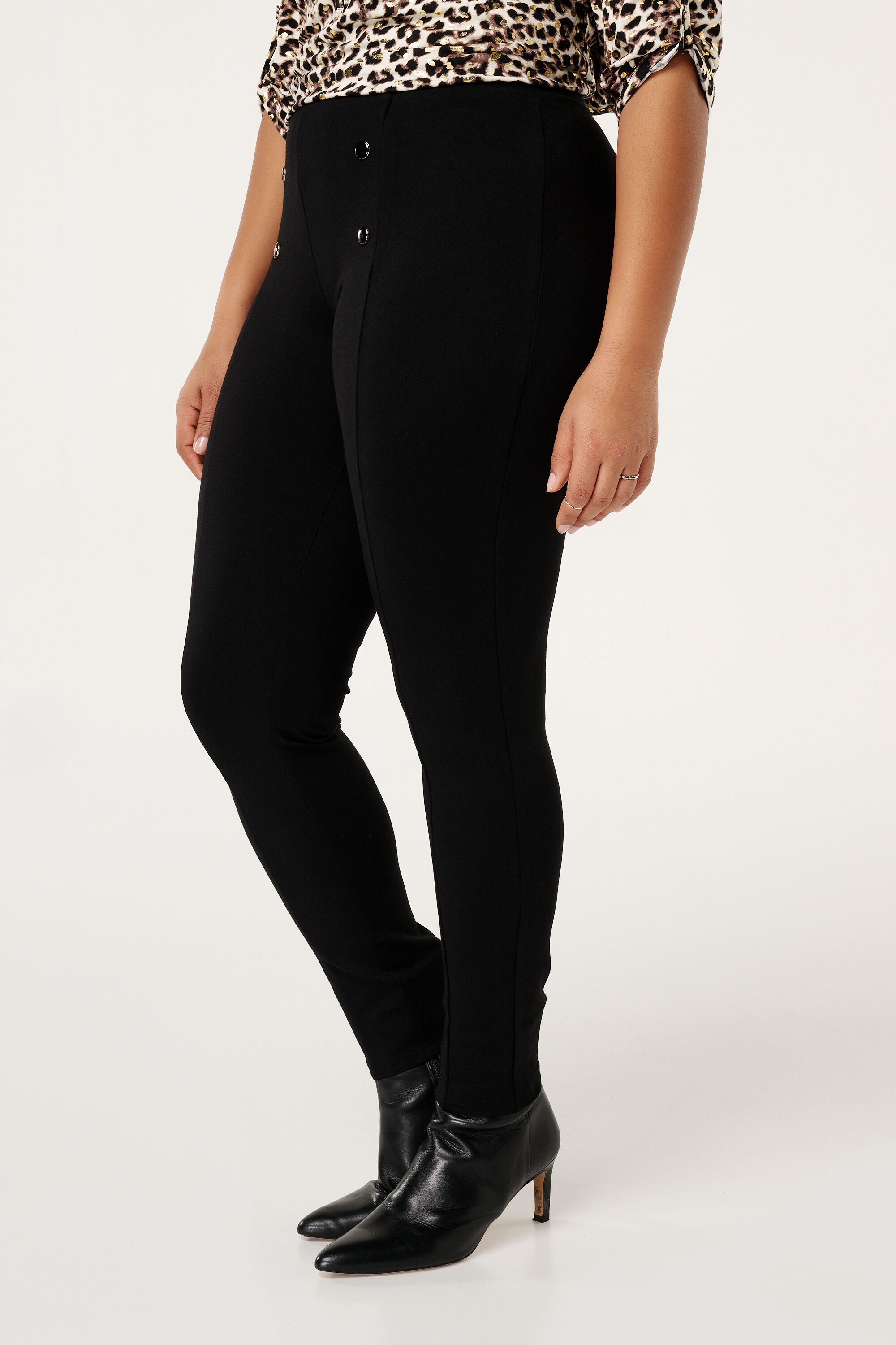 Tregging met gouden knopen image number 4