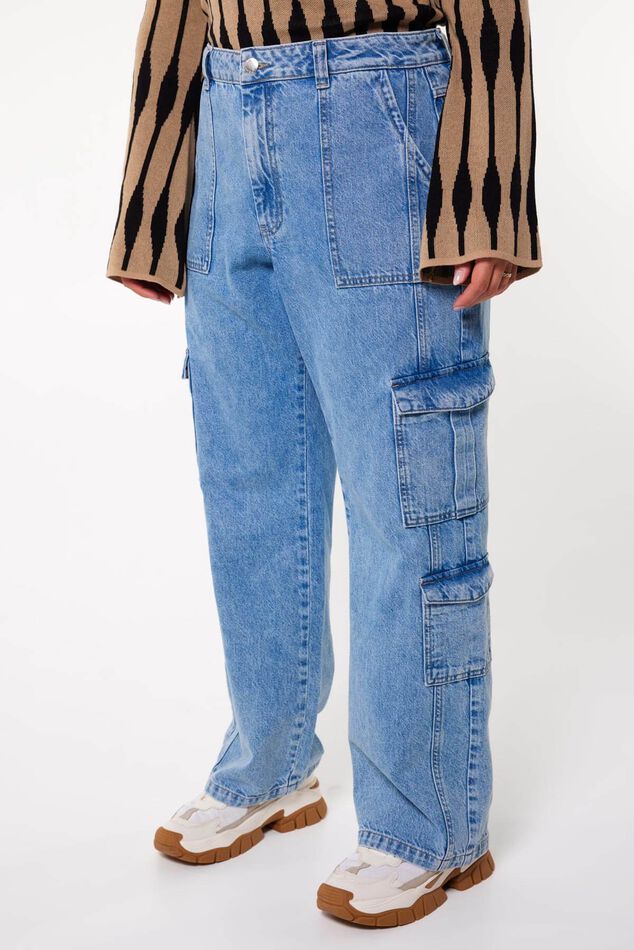 Denim cargo jeans image number 6