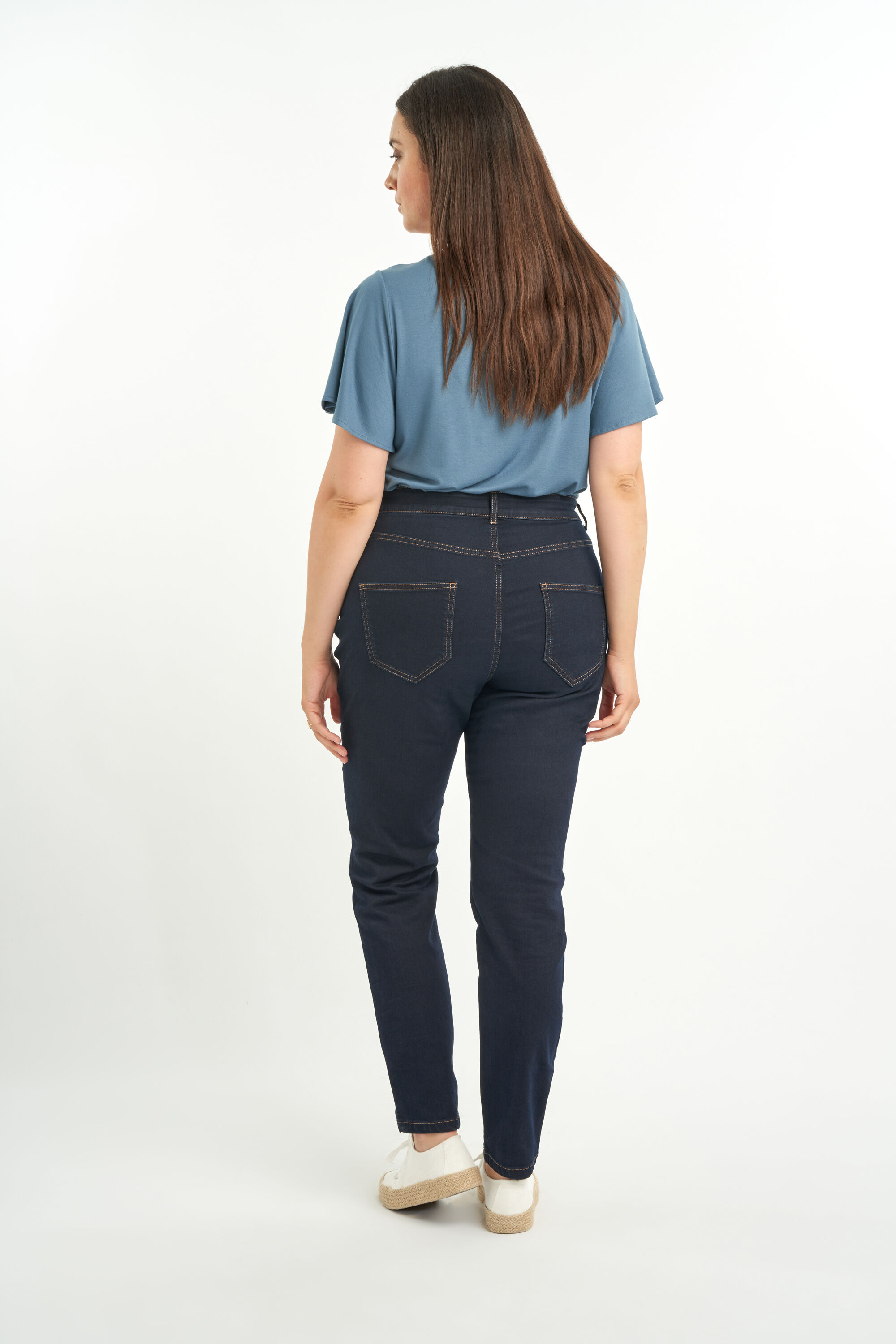 Skinny jeans image number 3