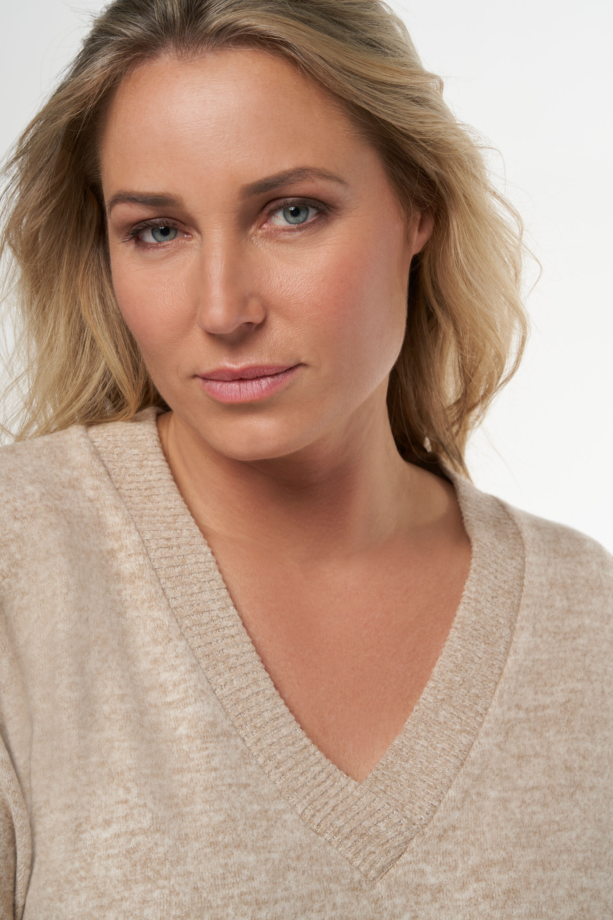 Ruimvallende jurk met zachte stof image number 2