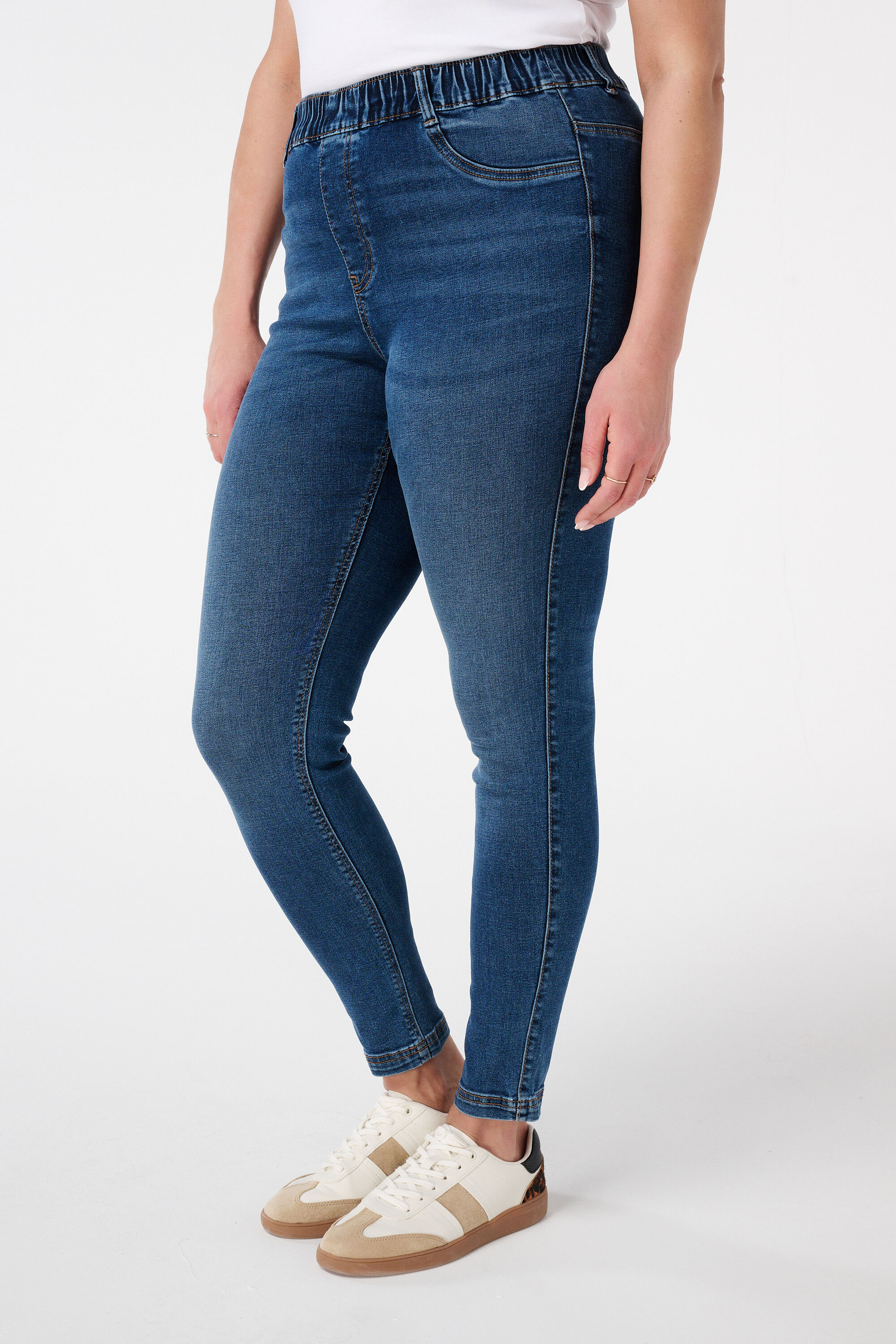 Skinny leg tregging image number 5