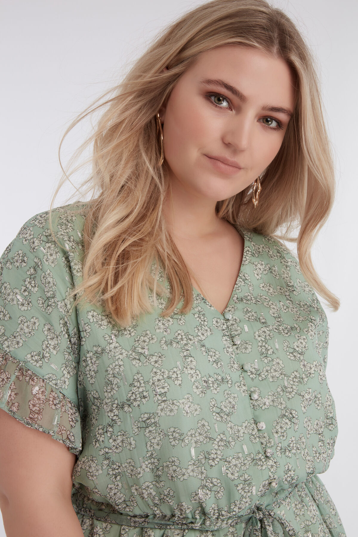 Jurk met bloemen print en volants image number 6