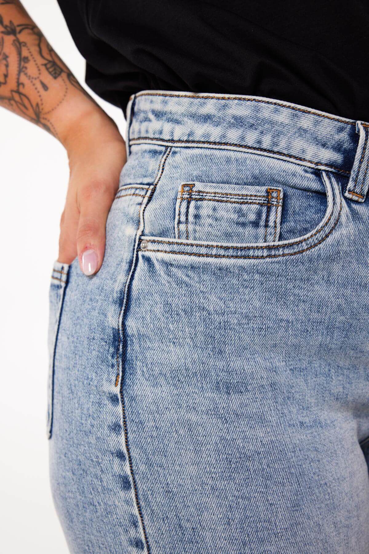 Jeans met wijde pijpen image number 4