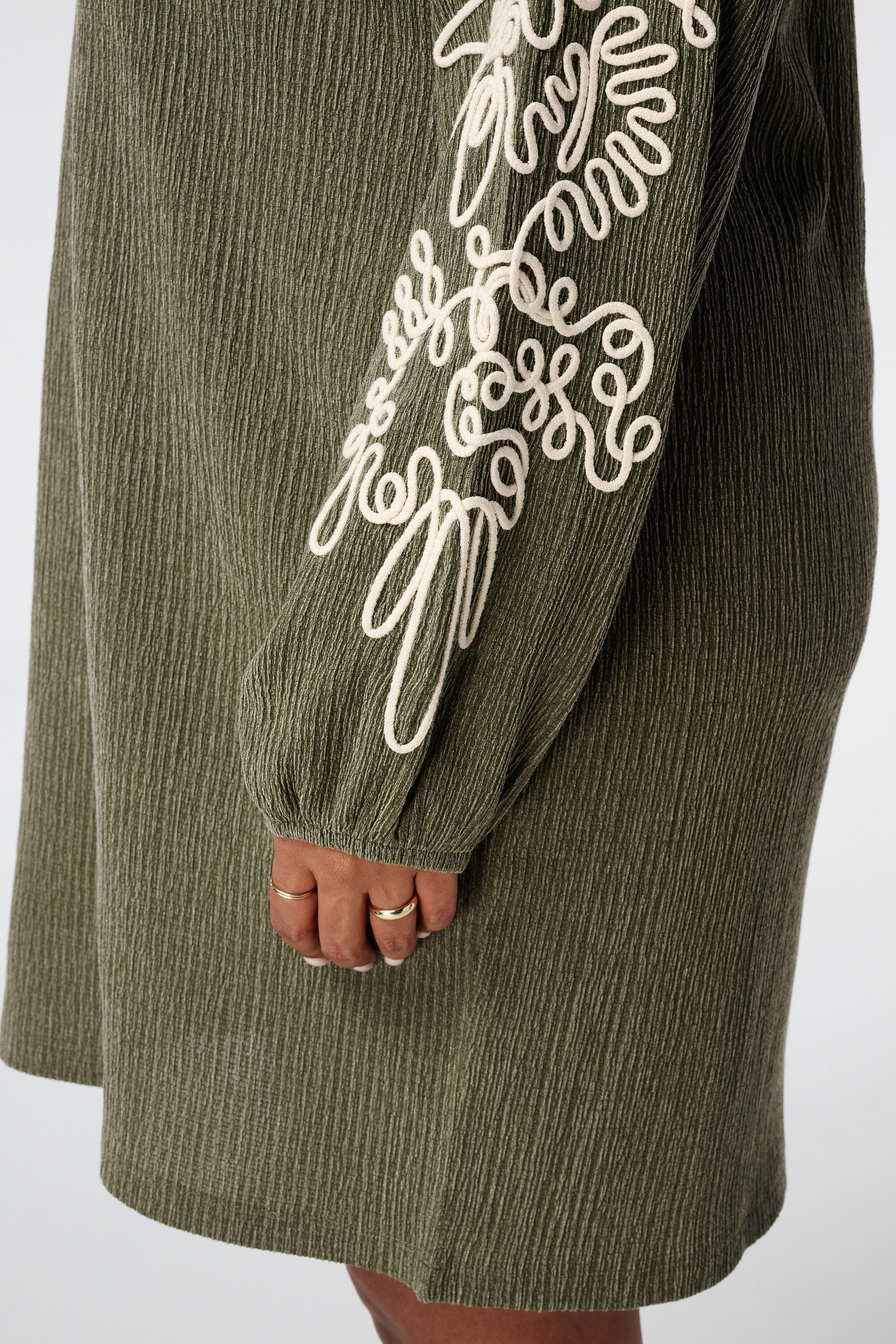 Jurk met details image number 6