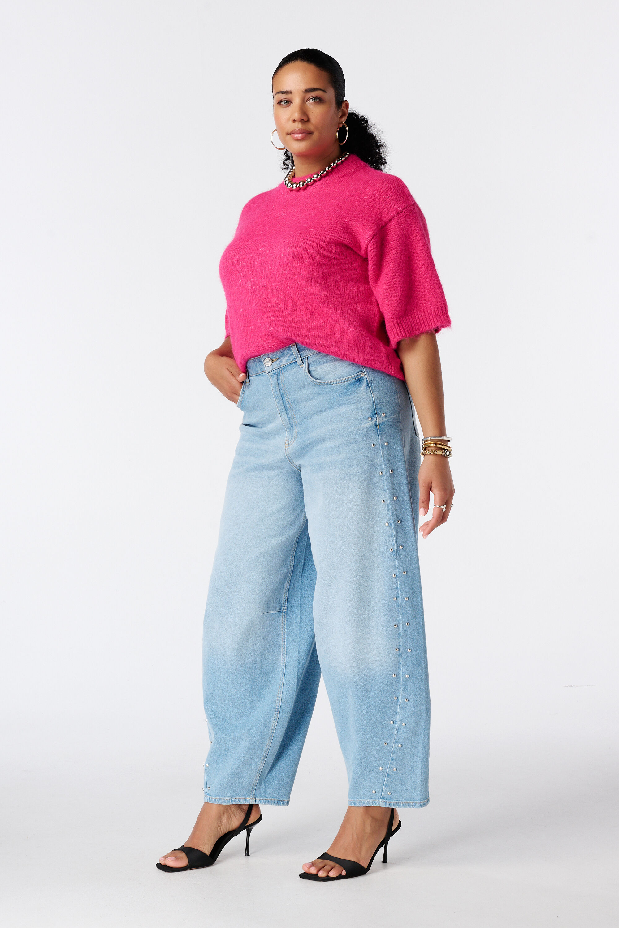 Barrel jeans met studs image number 0