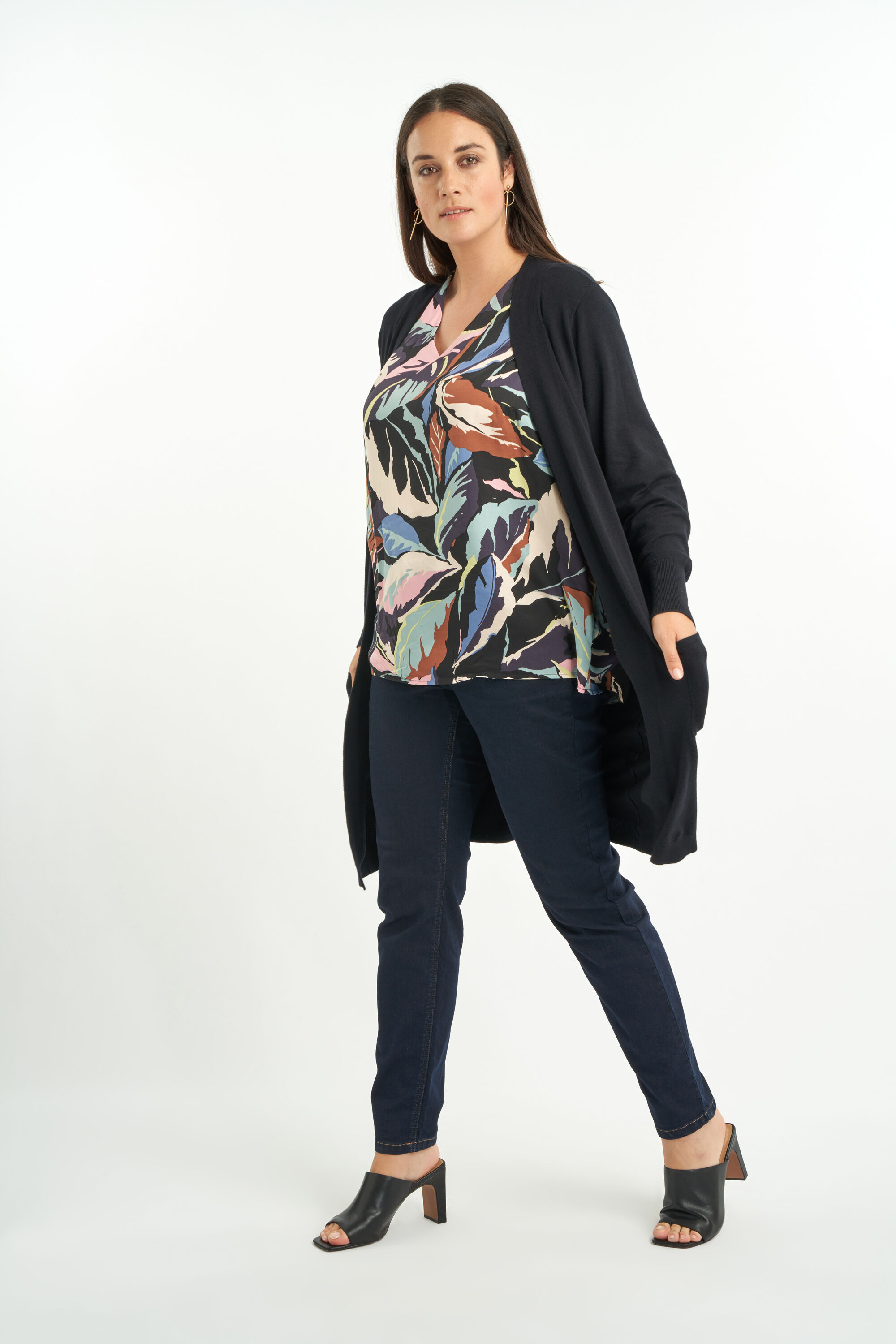 Fijngebreid openvallend vest image number 4