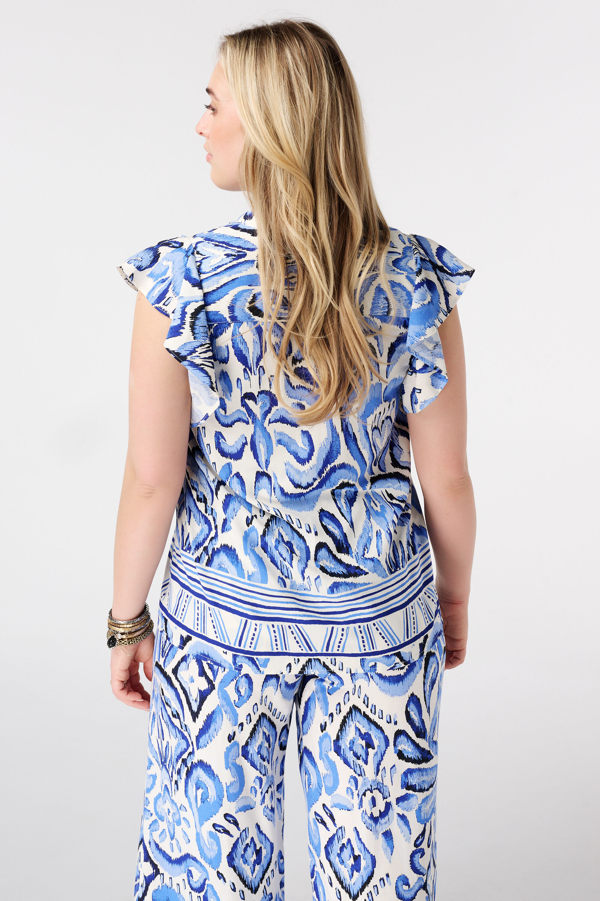 Blouse met ruffles image number 3