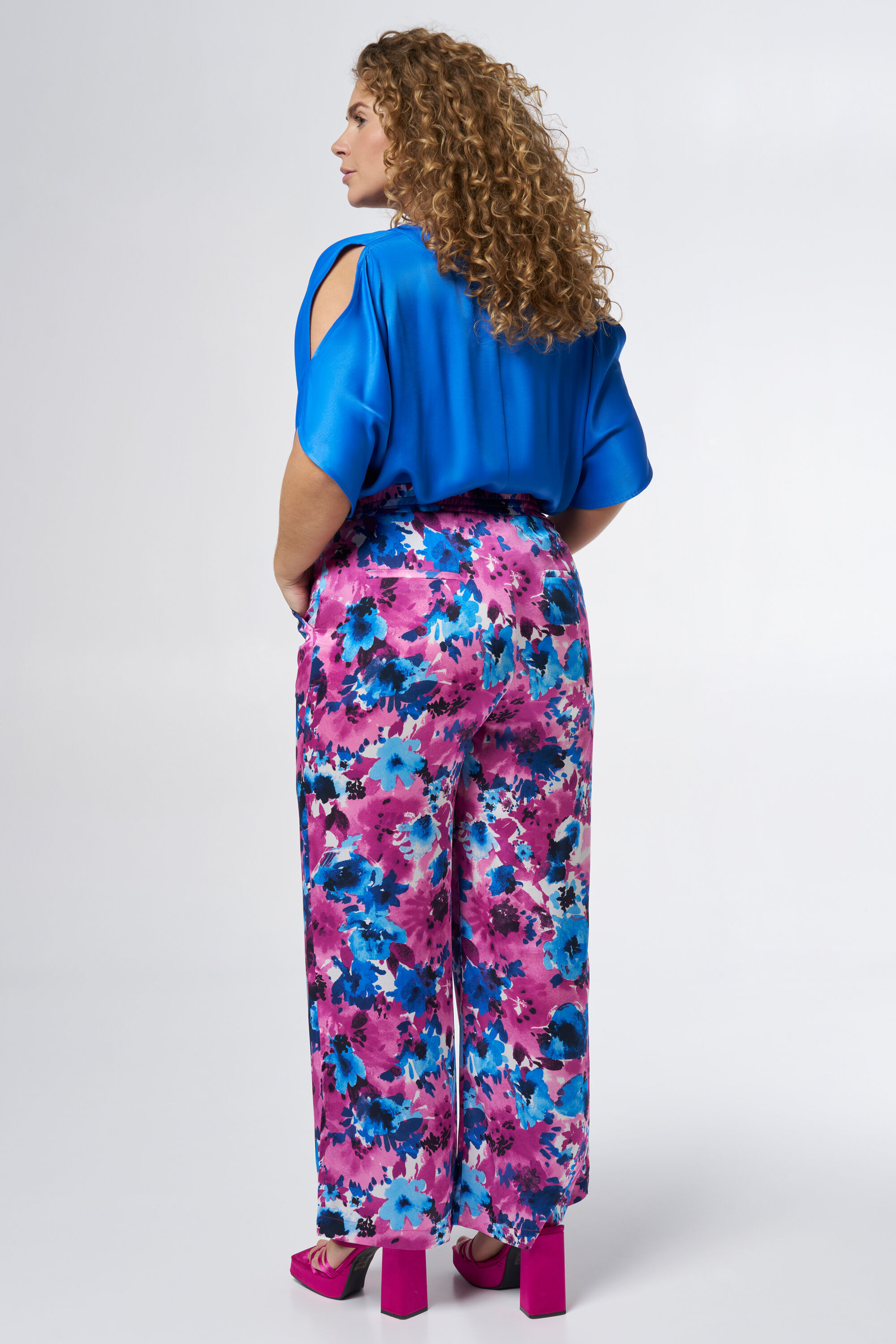 Broek met bloemenprint image number 3