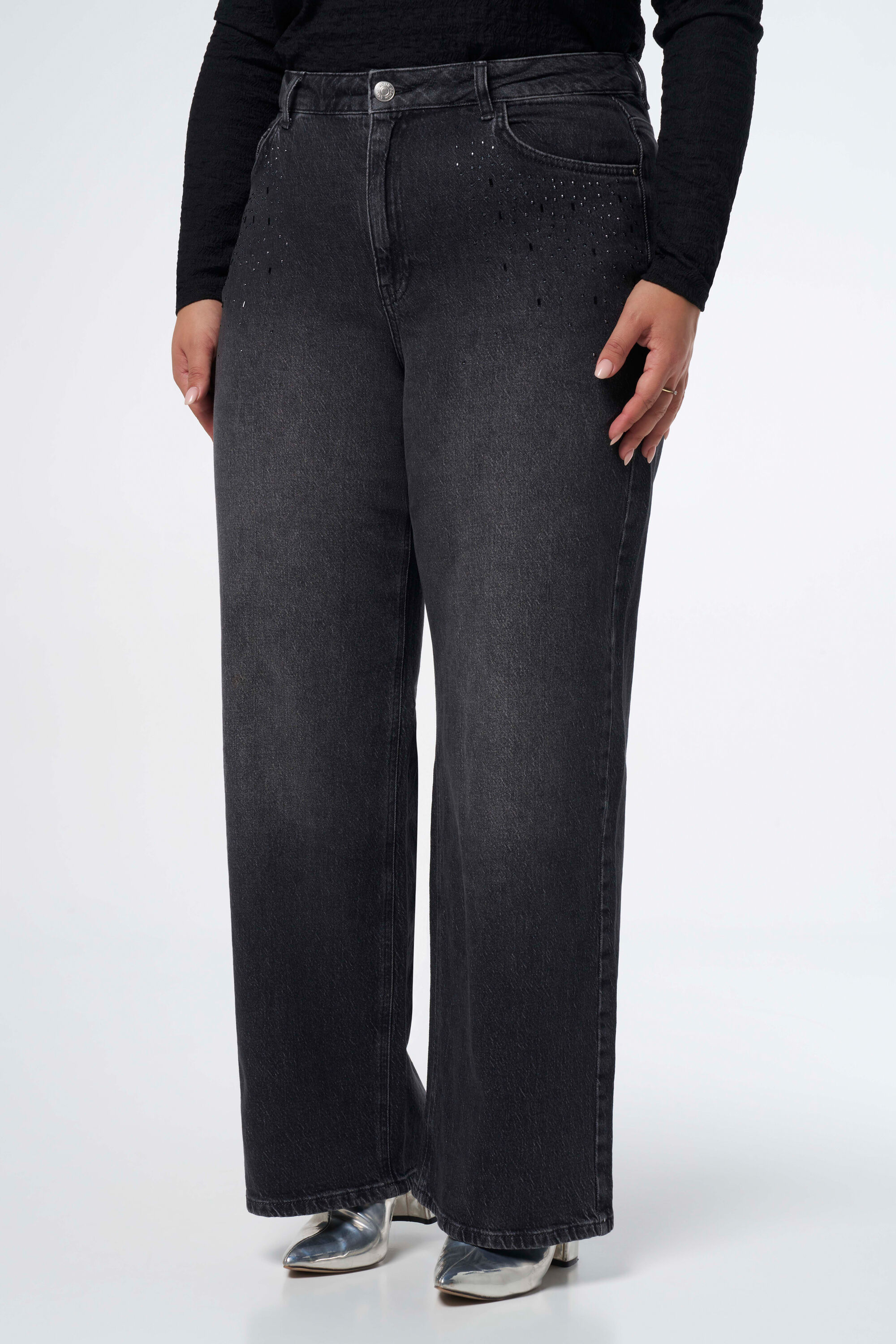 Wide leg jeans met steentjes image number 5