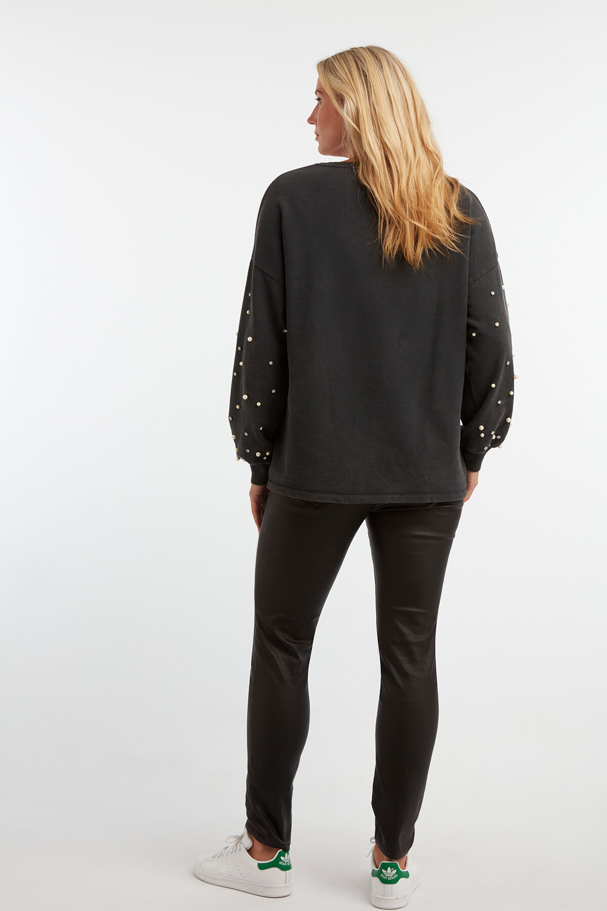 Washed sweater image number 4