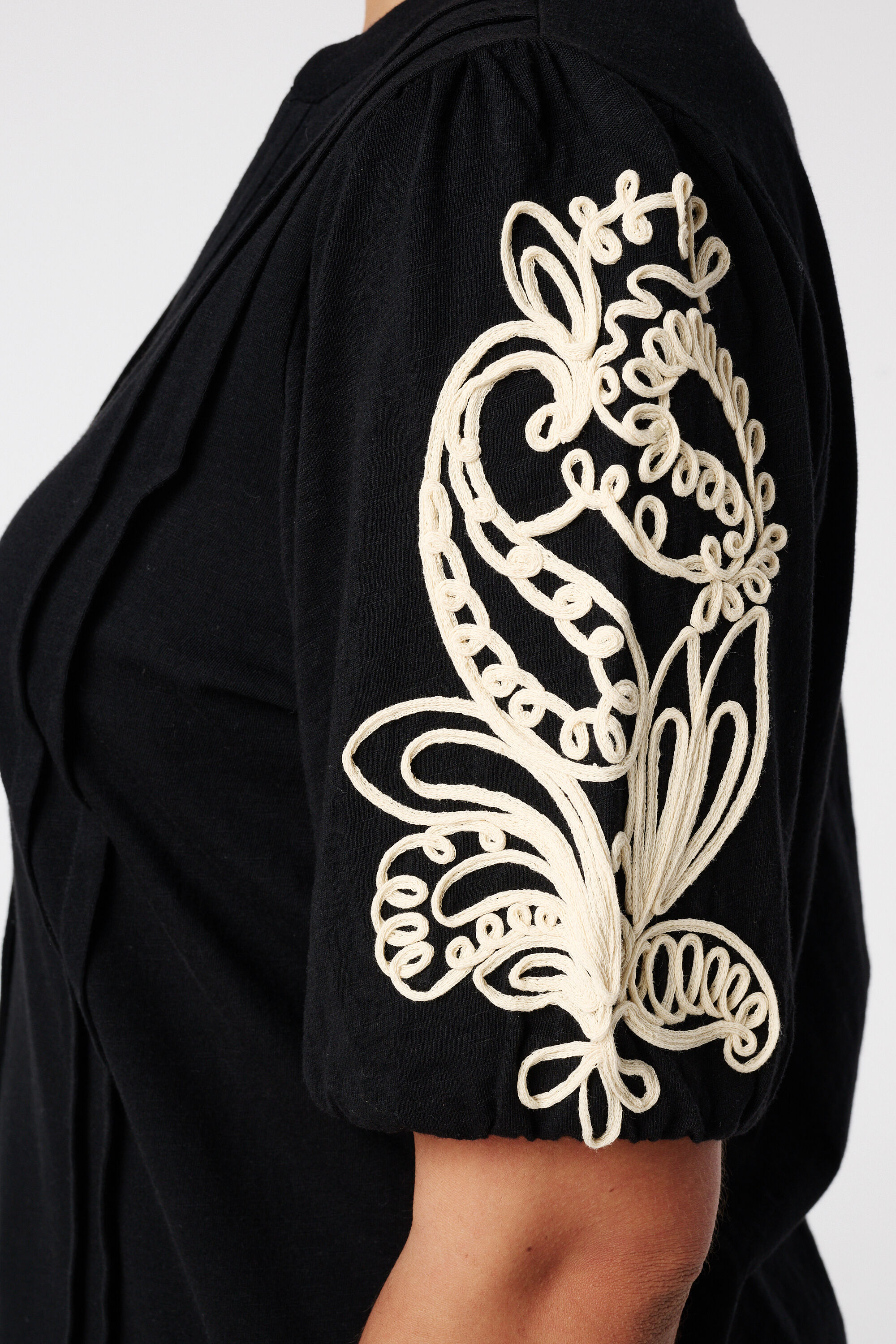 Top met geborduurde mouwen image number 6