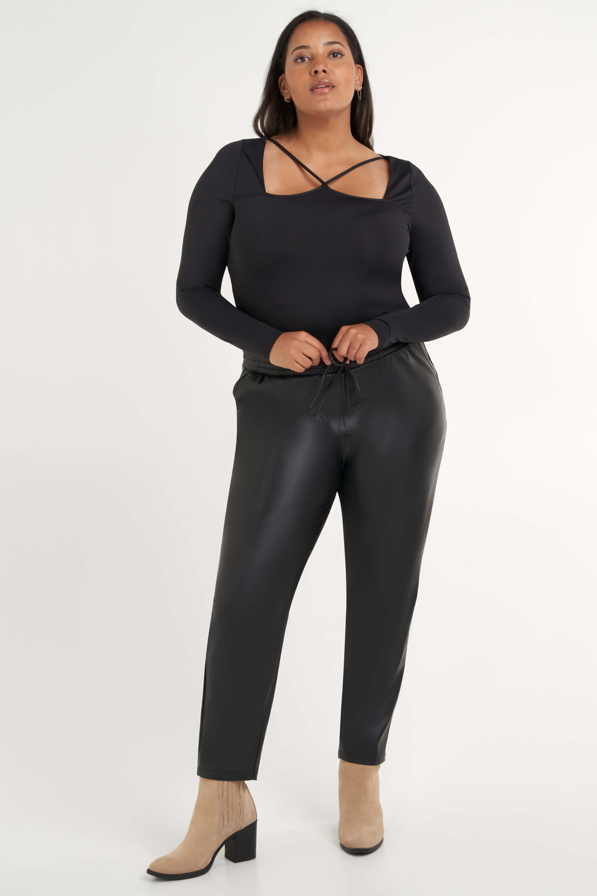 Body met gekruiste bandjes image number 5