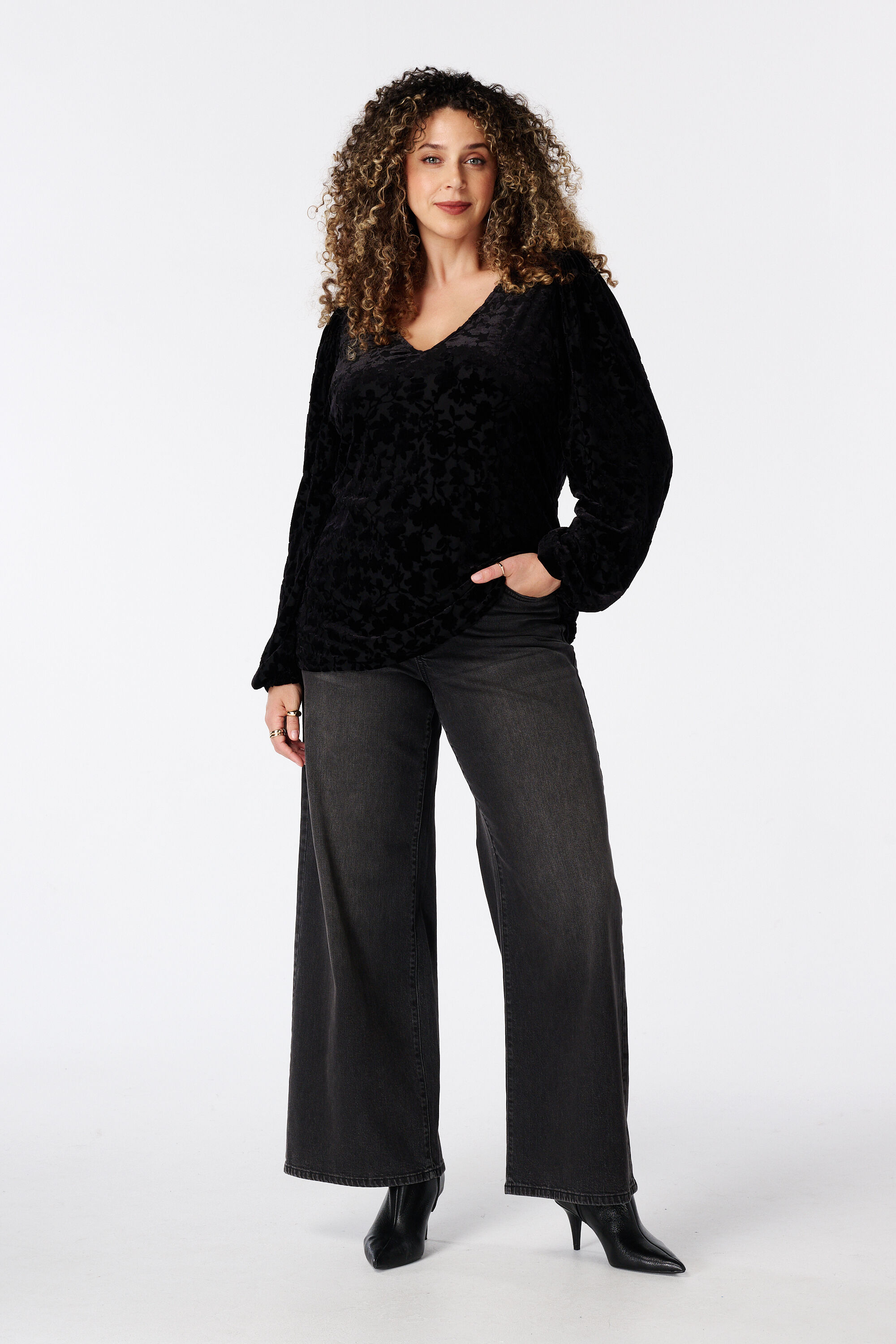 Velvet top image number 5
