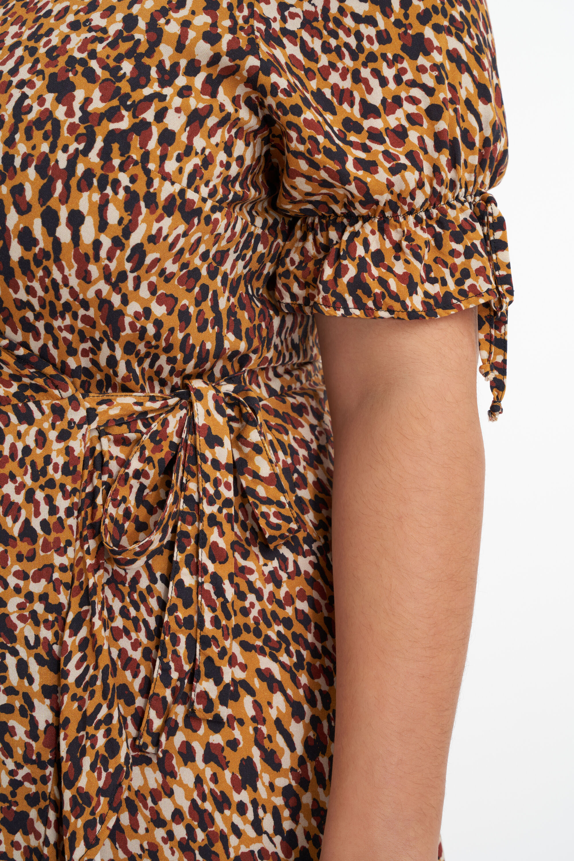 Overslag jurk met print image number 5