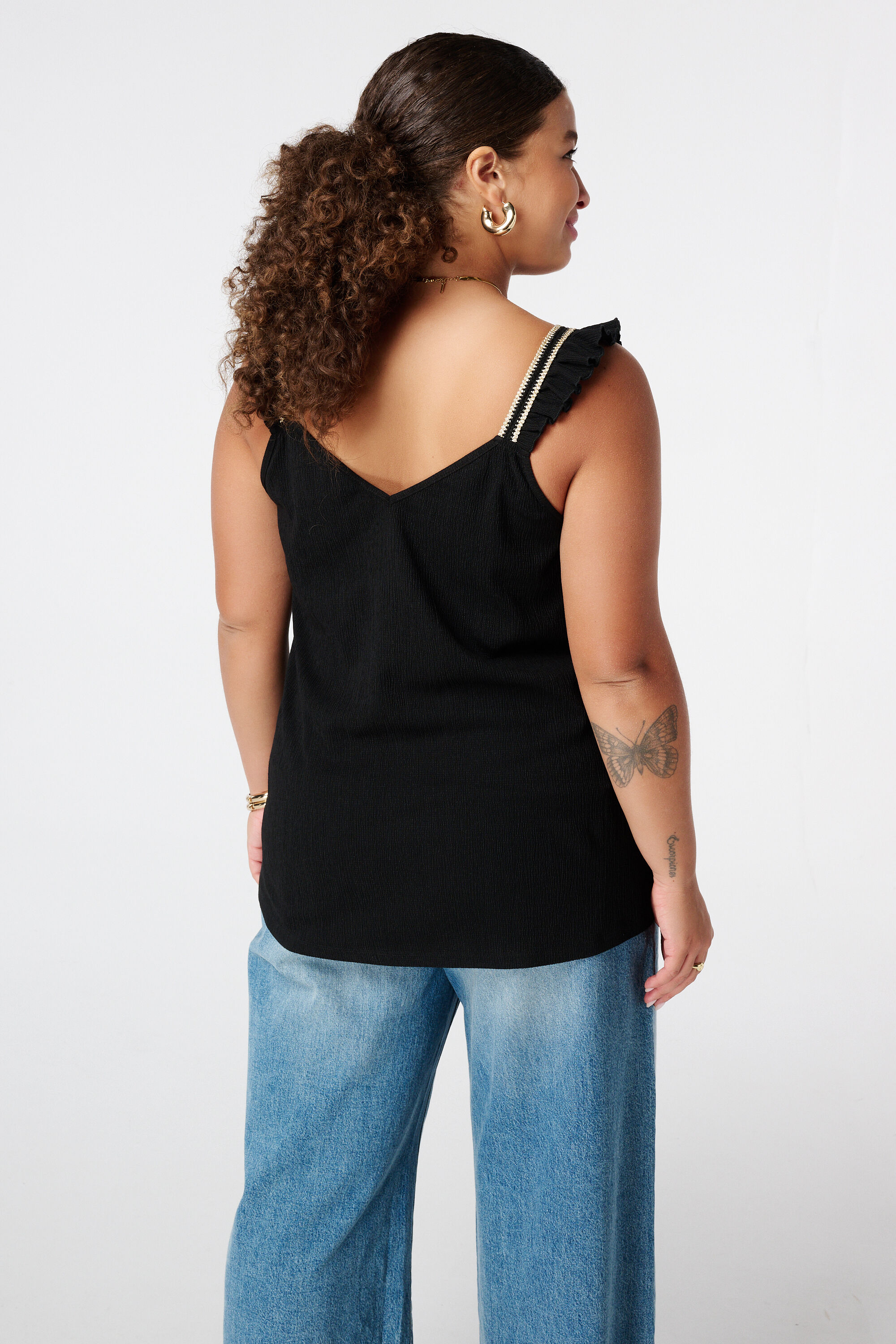 Top met ruffle details image number 3