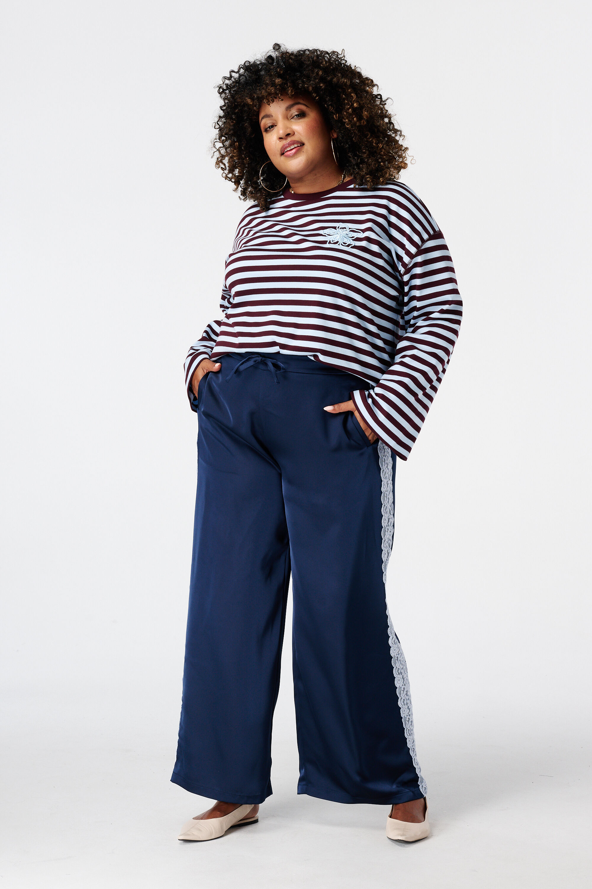Broek met kanten zijkant