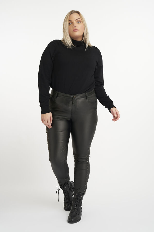 Slim leg broek met coating en studs image number 0