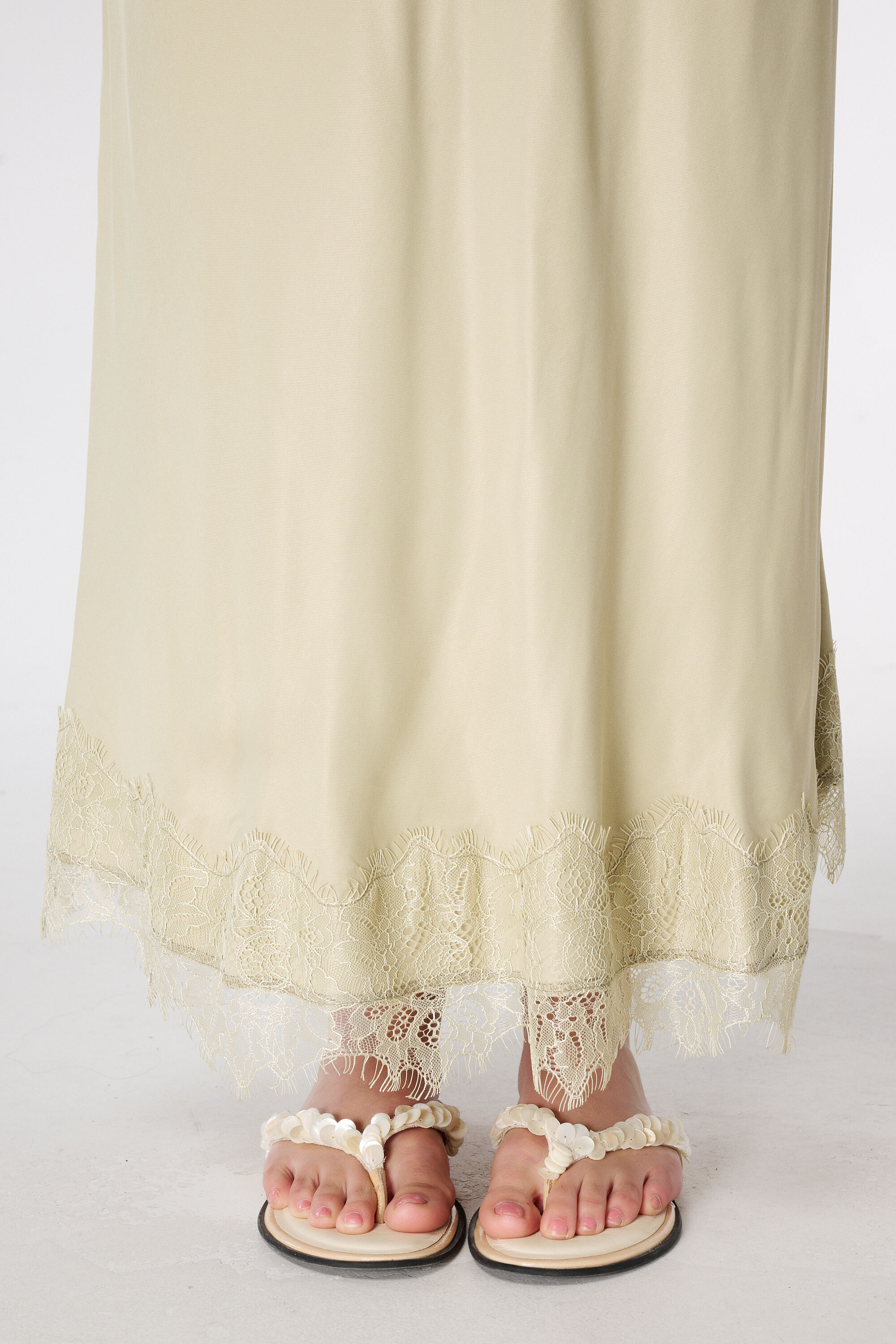 Satijnen midi rok met kant image number 4