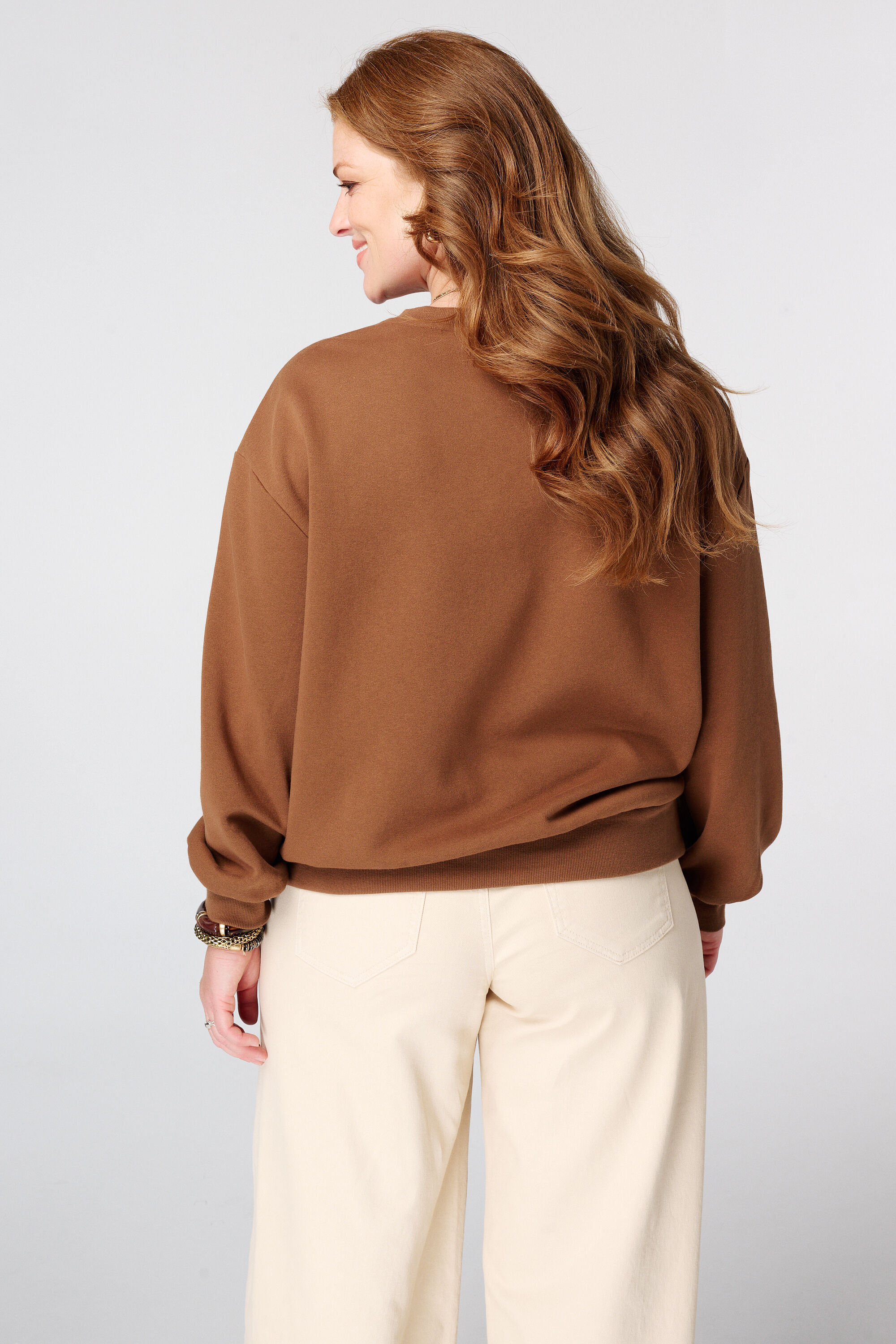 Sweater met borduursel image number 3