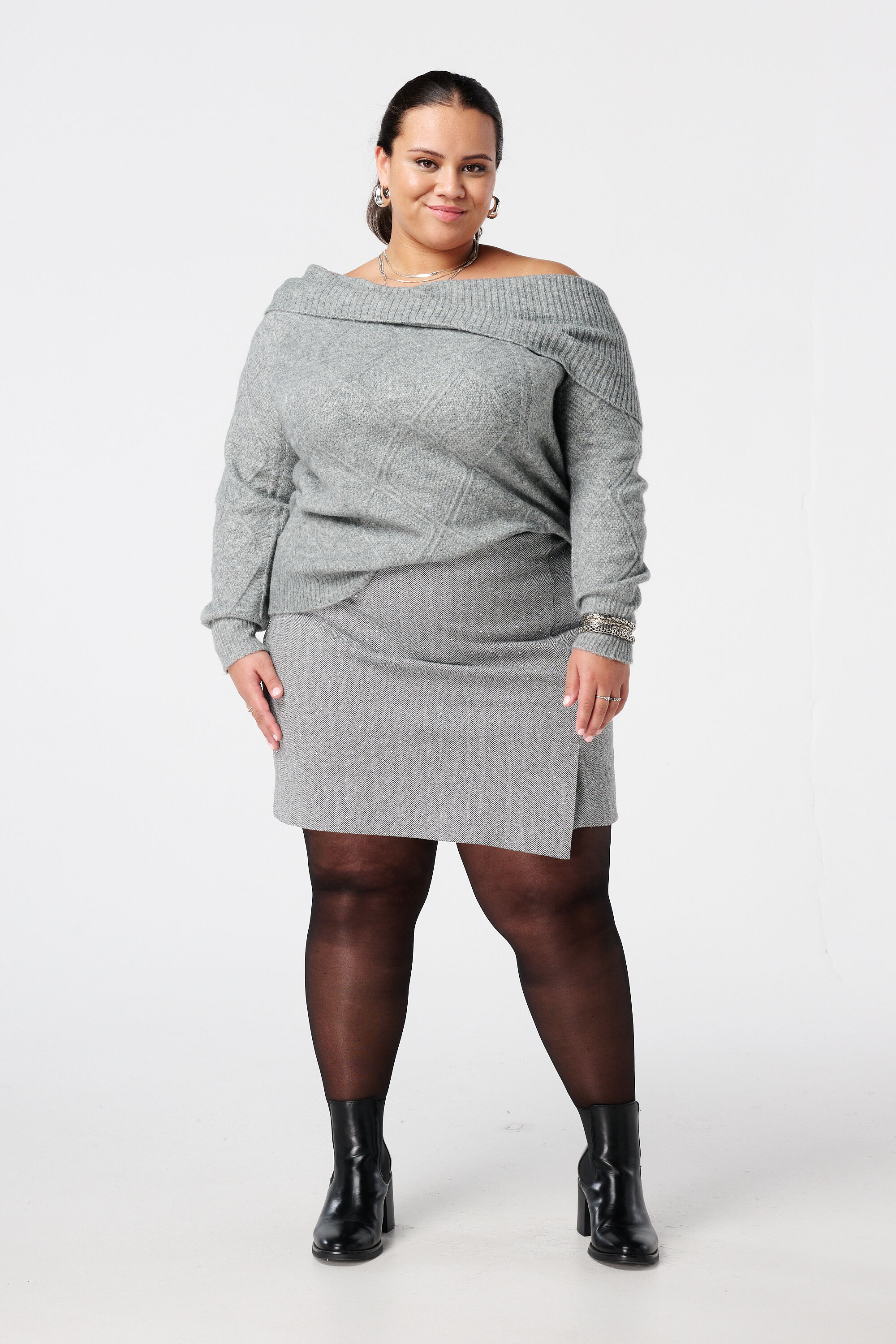 Off-shoulder trui met kabelpatroon image number 5