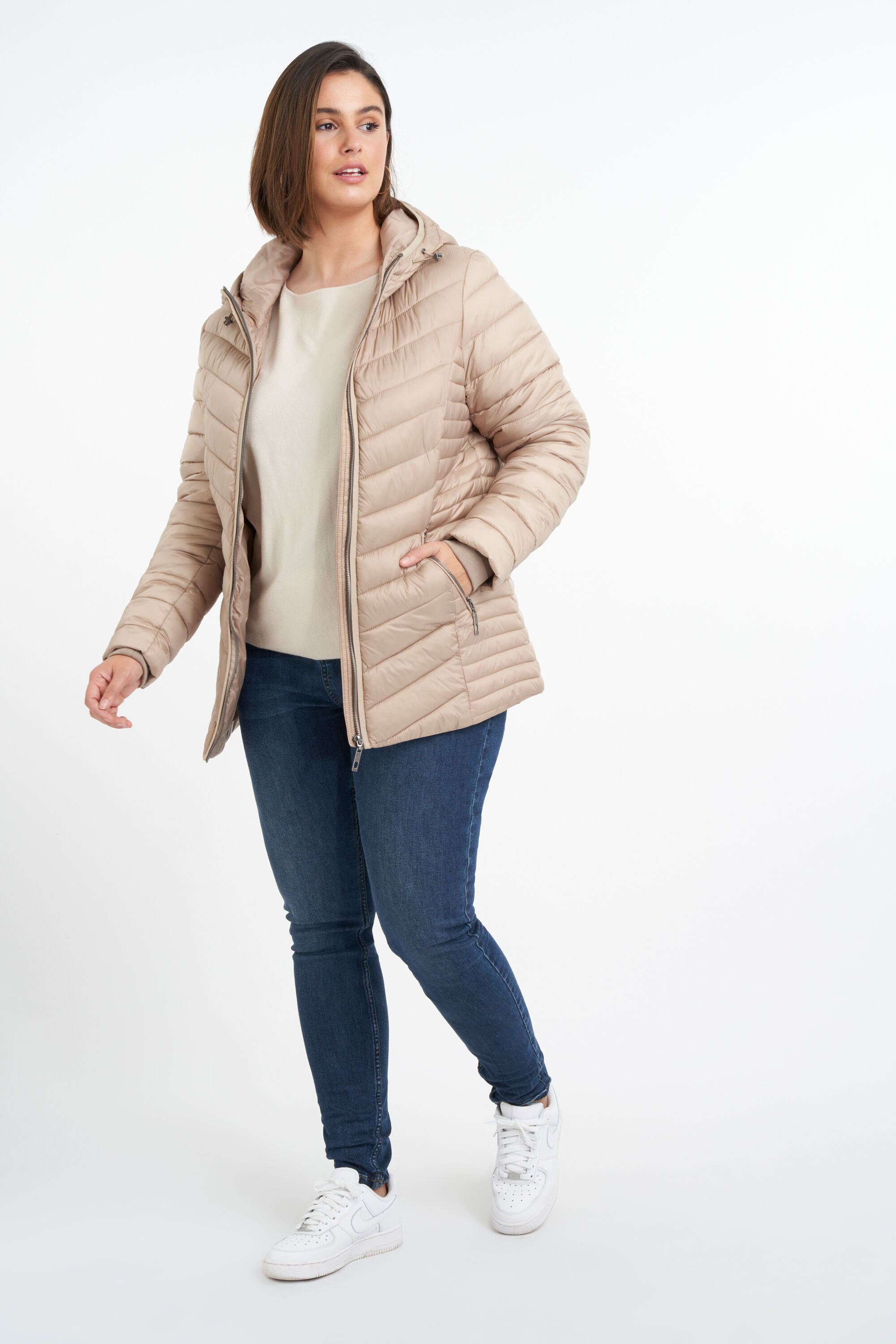 Lichtgewicht tussenjas met capuchon image number 5