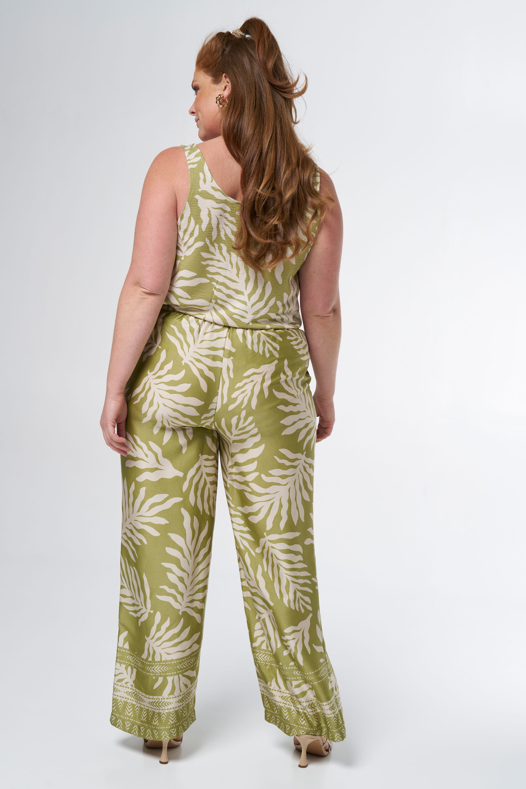 Rechtvallende broek met strikdetail image number 3