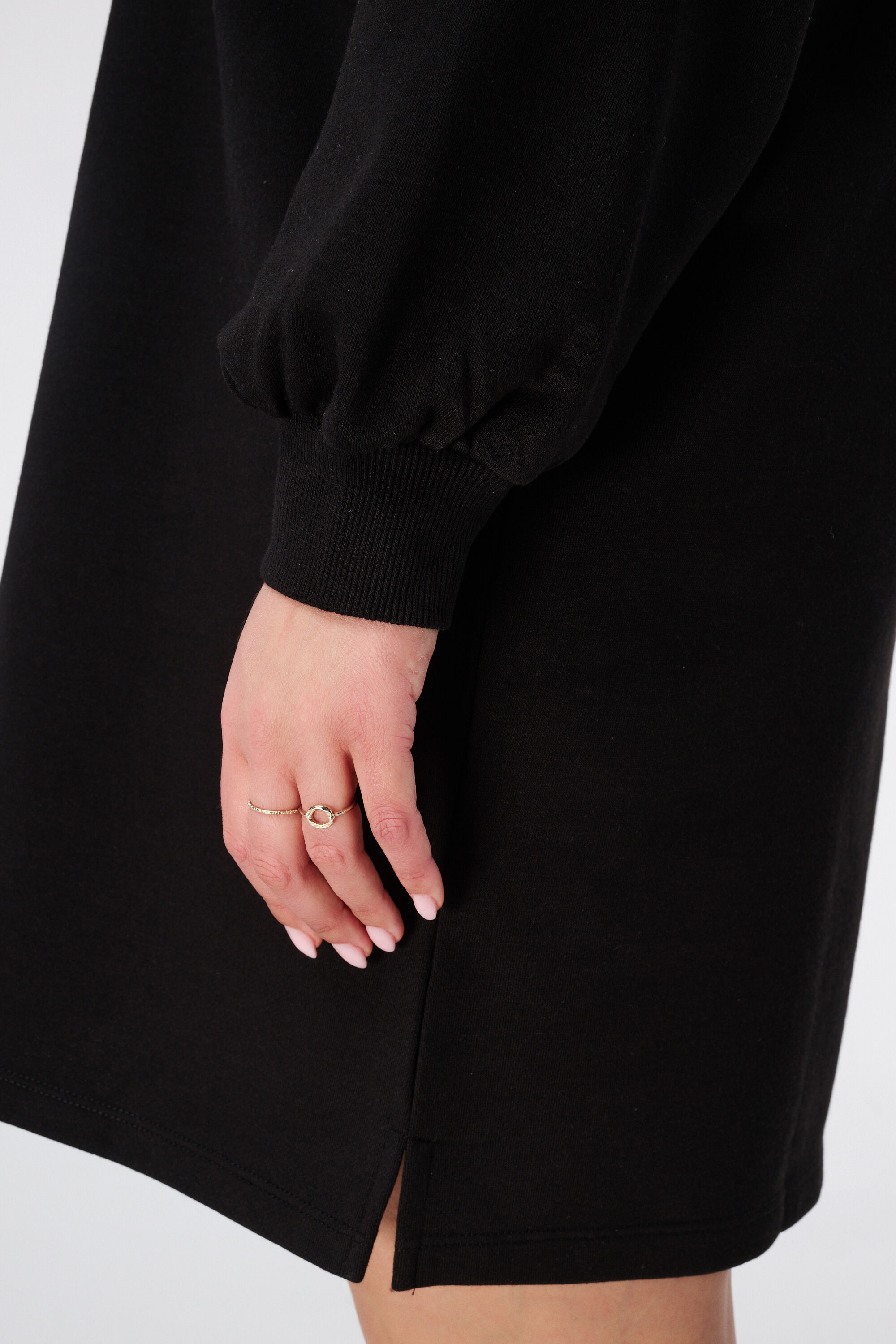 Ruimvallende sweatjurk met tekst image number 5