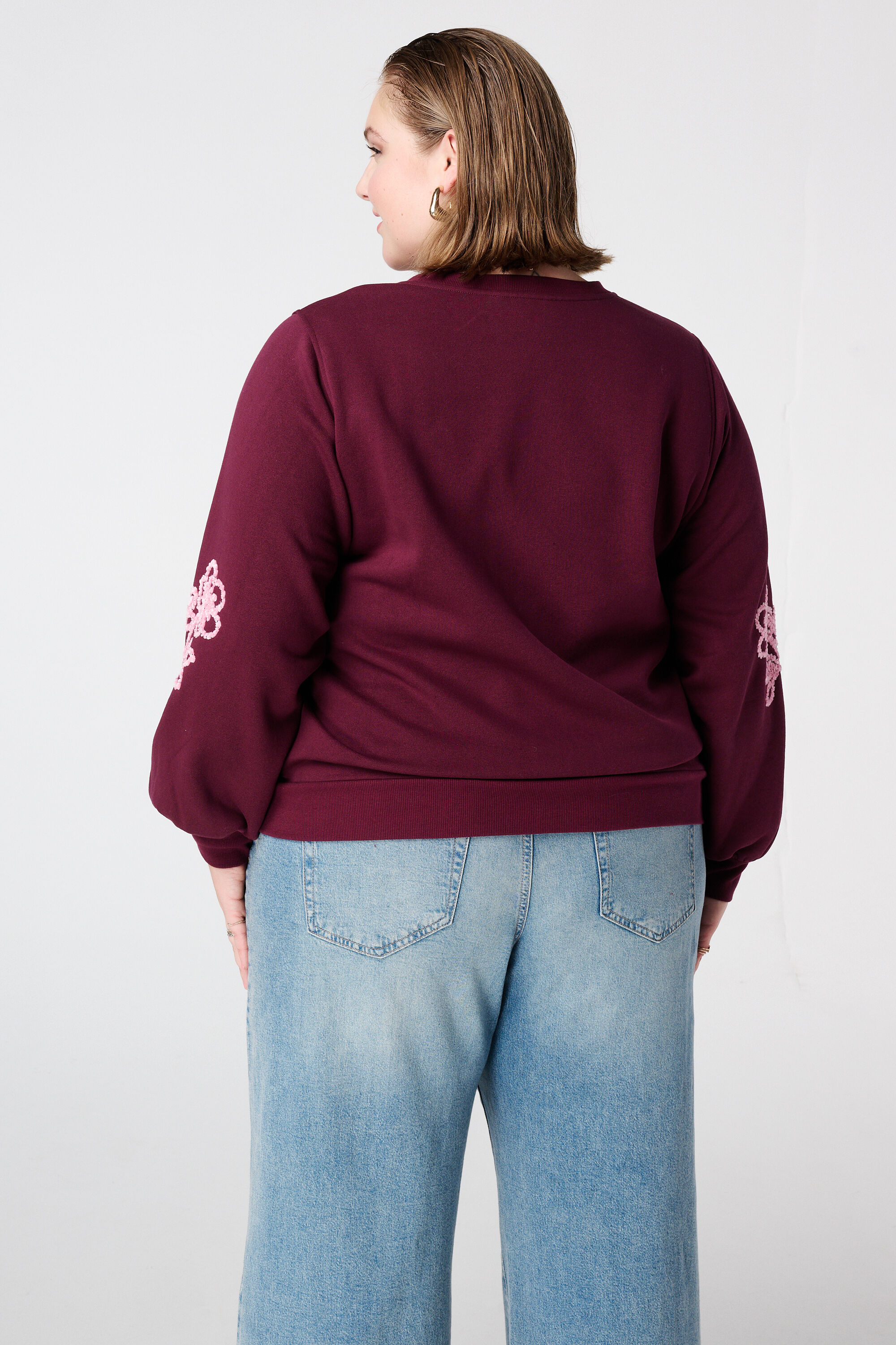 Trui met zachte embroidery op de mouwen image number 3