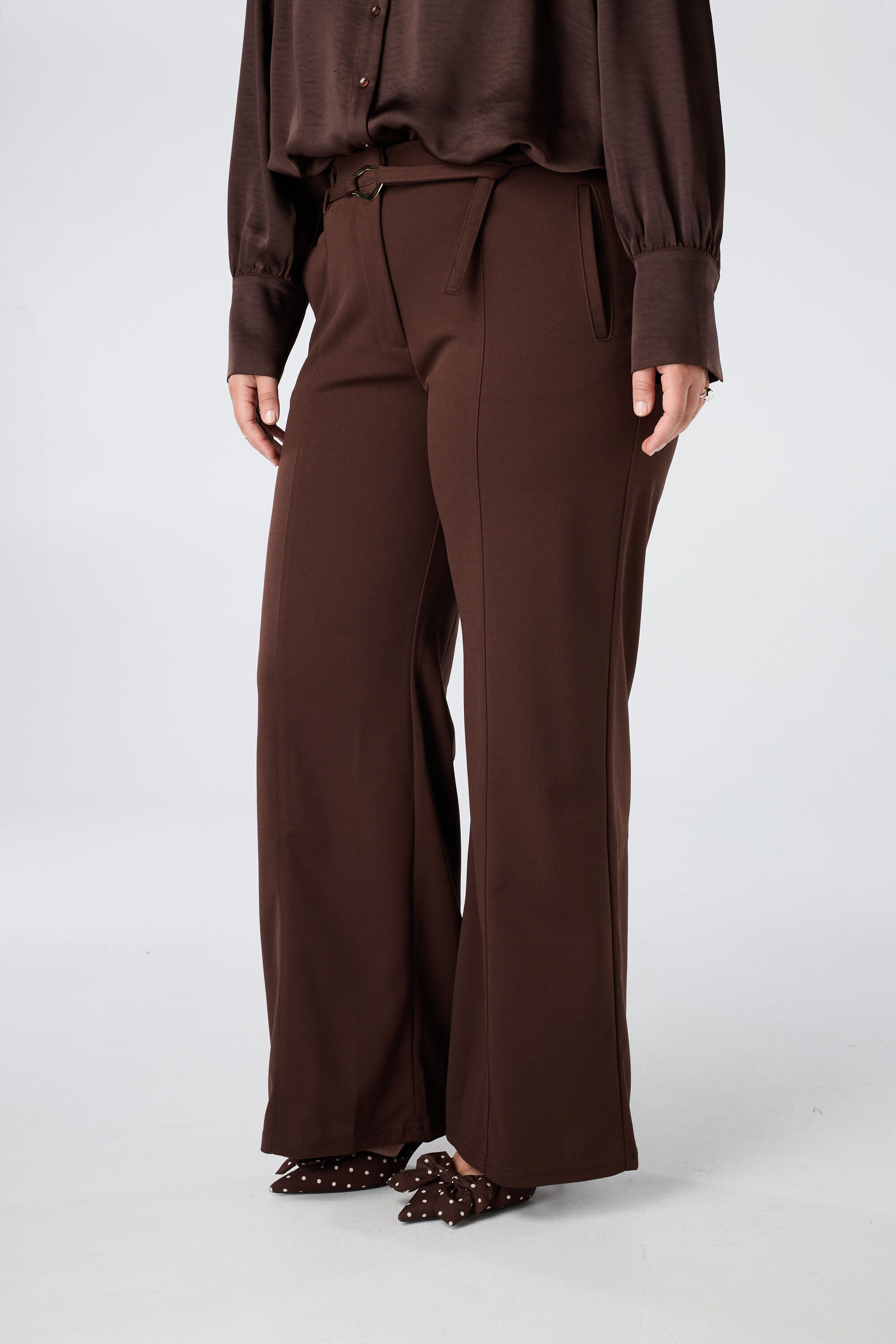 Rechte pantalon met ceintuur image number 5