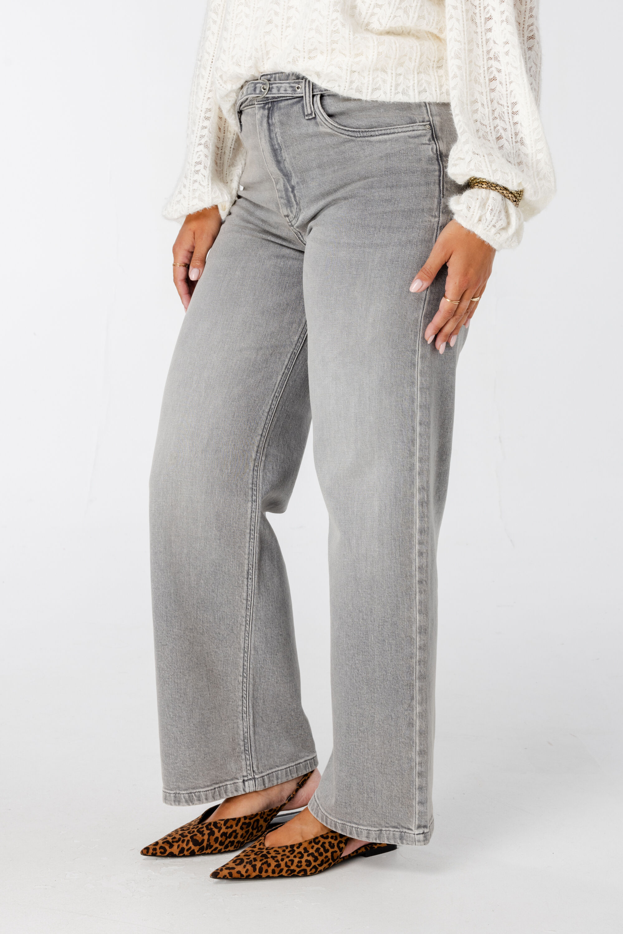 Wide leg jeans met riempje image number 5