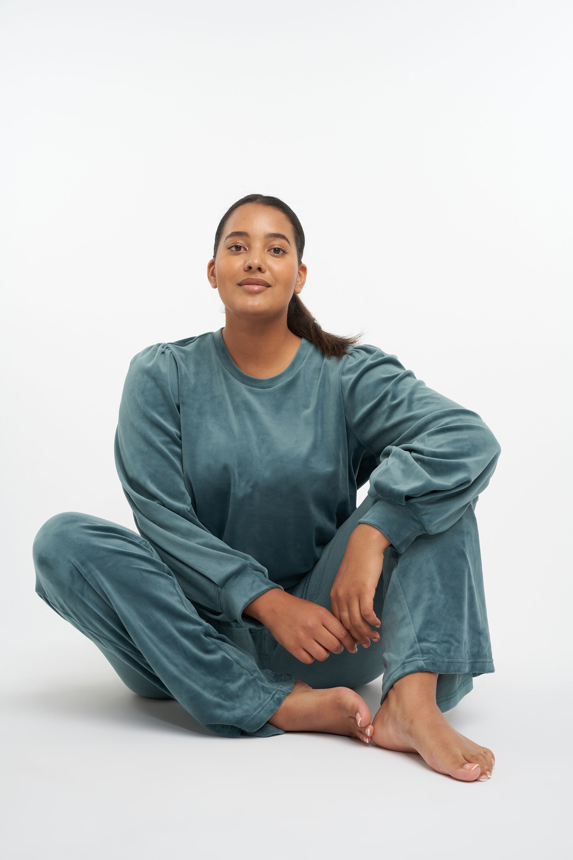 Velvet flared legging image number 6