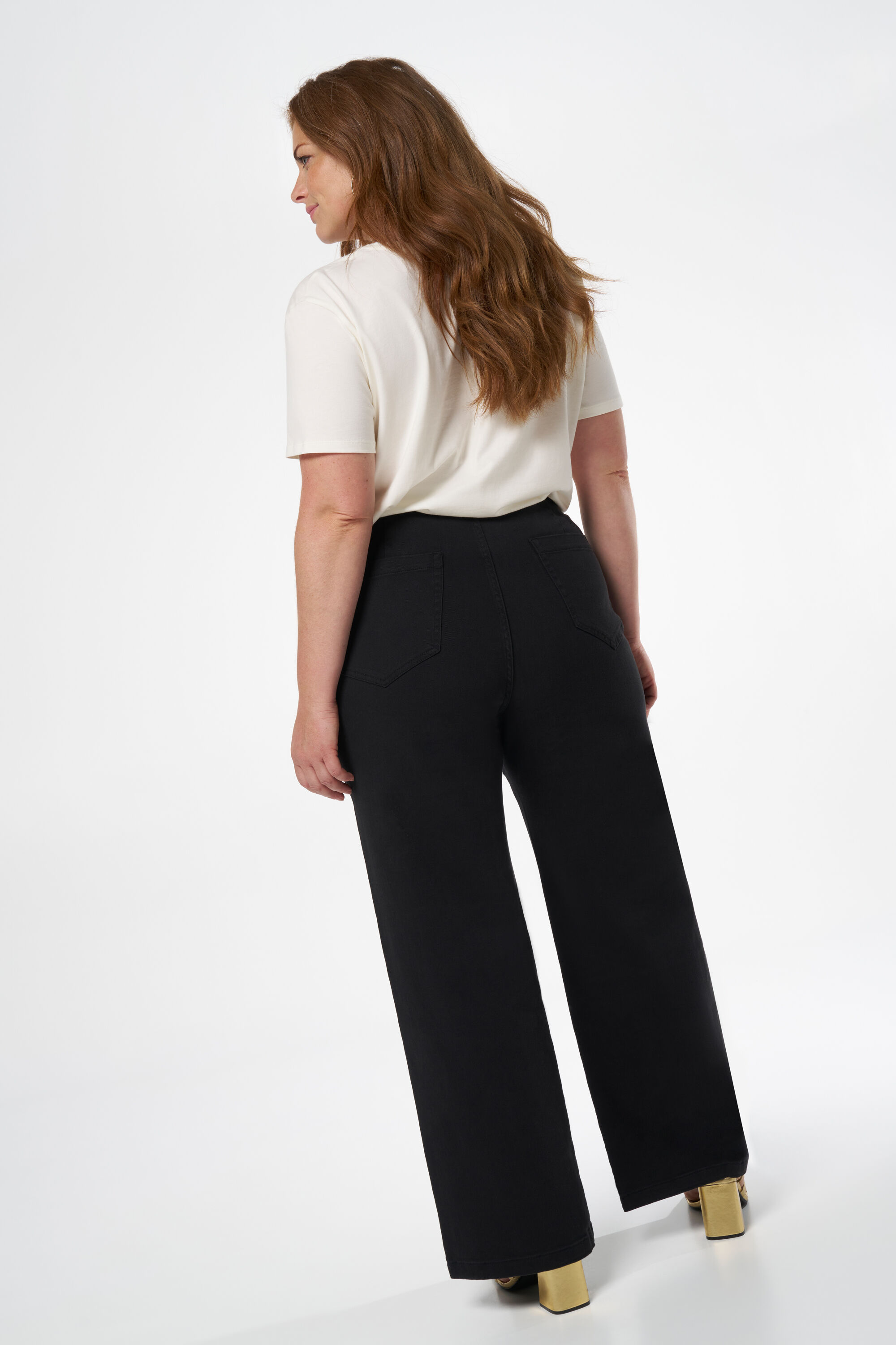 Wide leg broek met gouden knopen image number 3