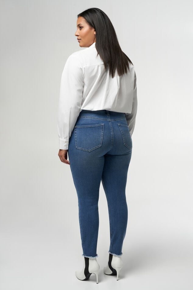 Cropped straight leg jeans  image number 3