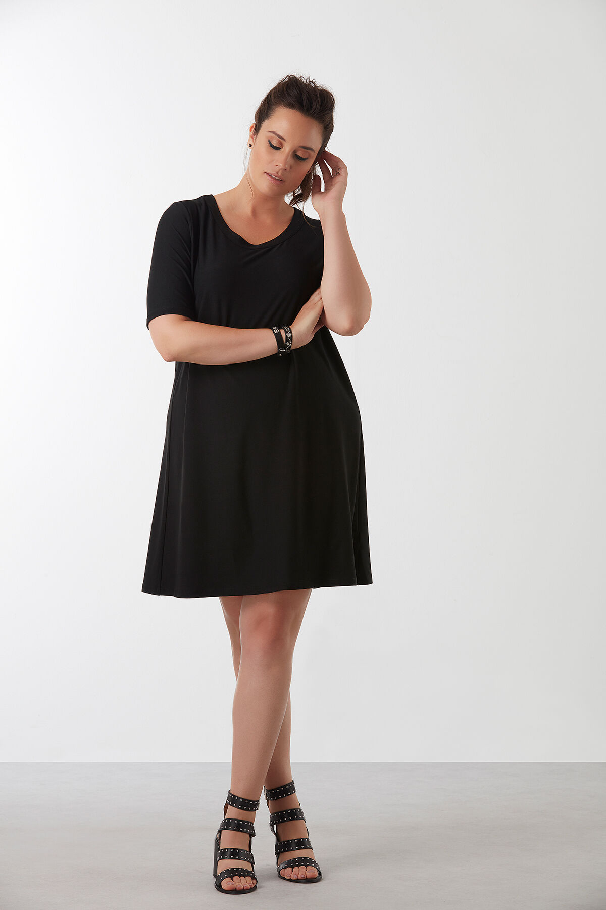 Jurk met metalen ring detail image number 5