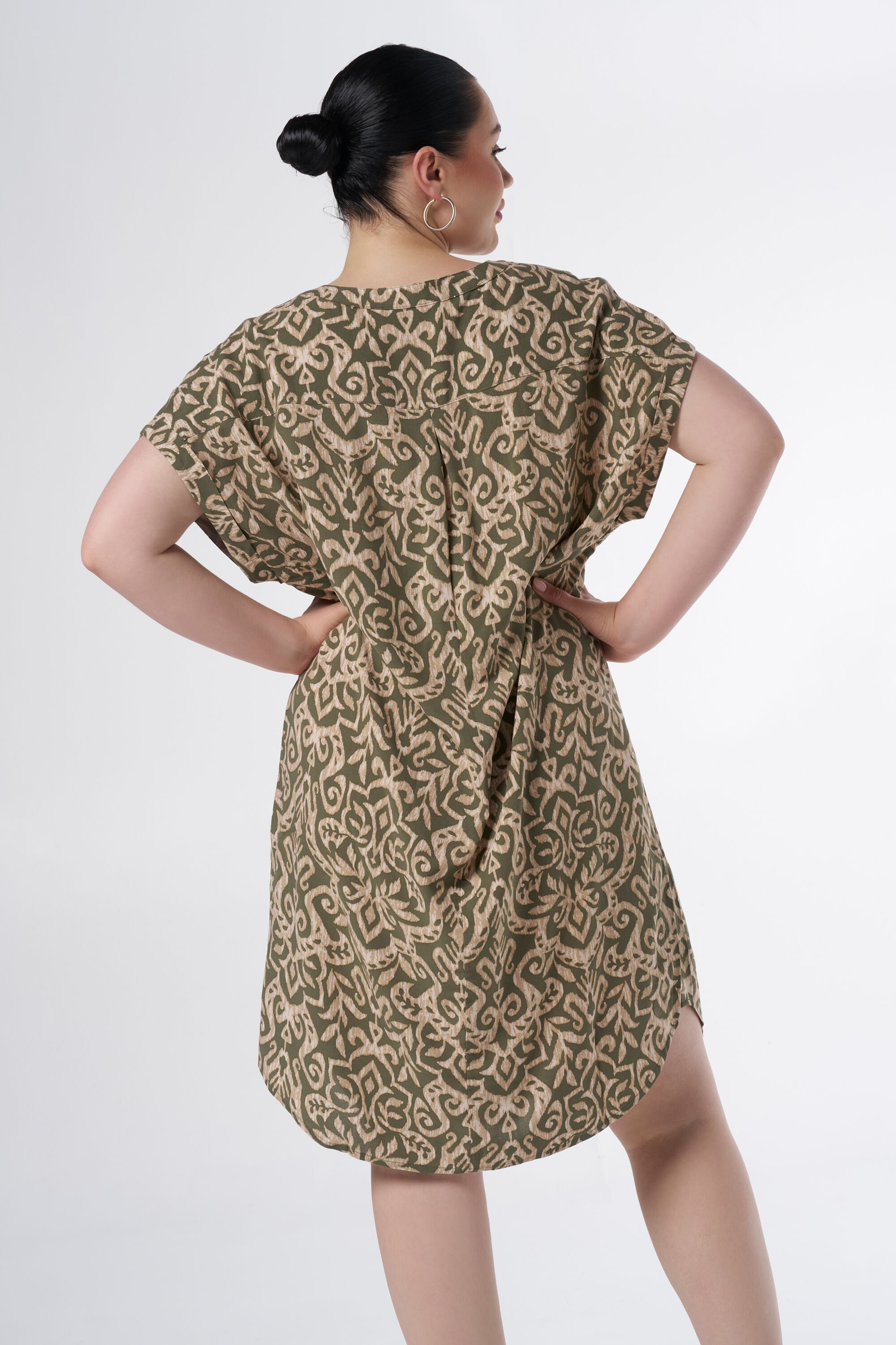 Ruimvallende jurk met print image number 3